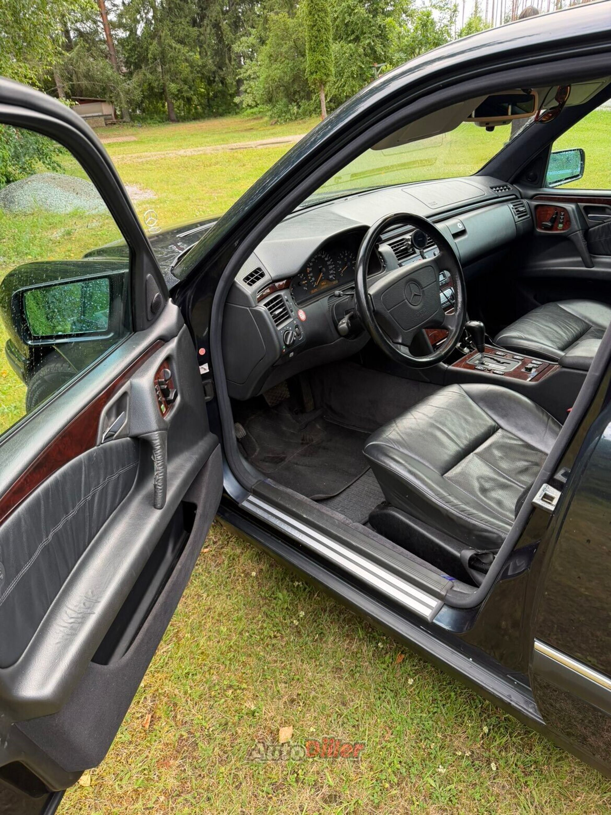Mercedes-Benz E 320 1995, photo 2/9