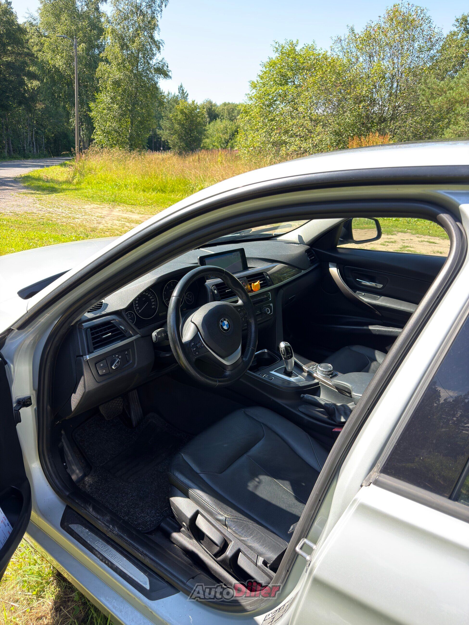 BMW 320 Modern XDrive 2.0 135kW 2014, photo 6/10