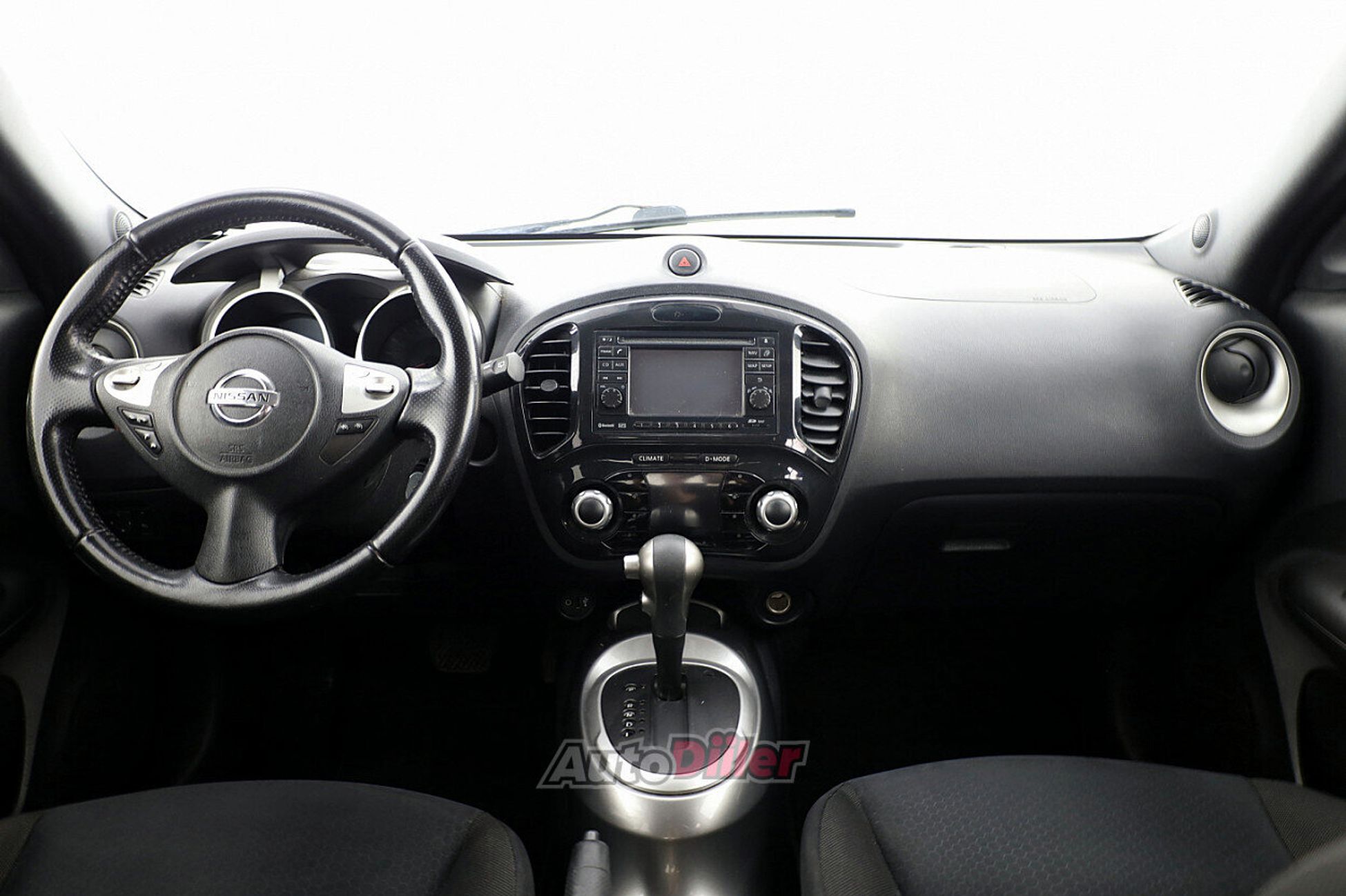 Nissan Juke 1.6 86kW 2012, photo 5/7