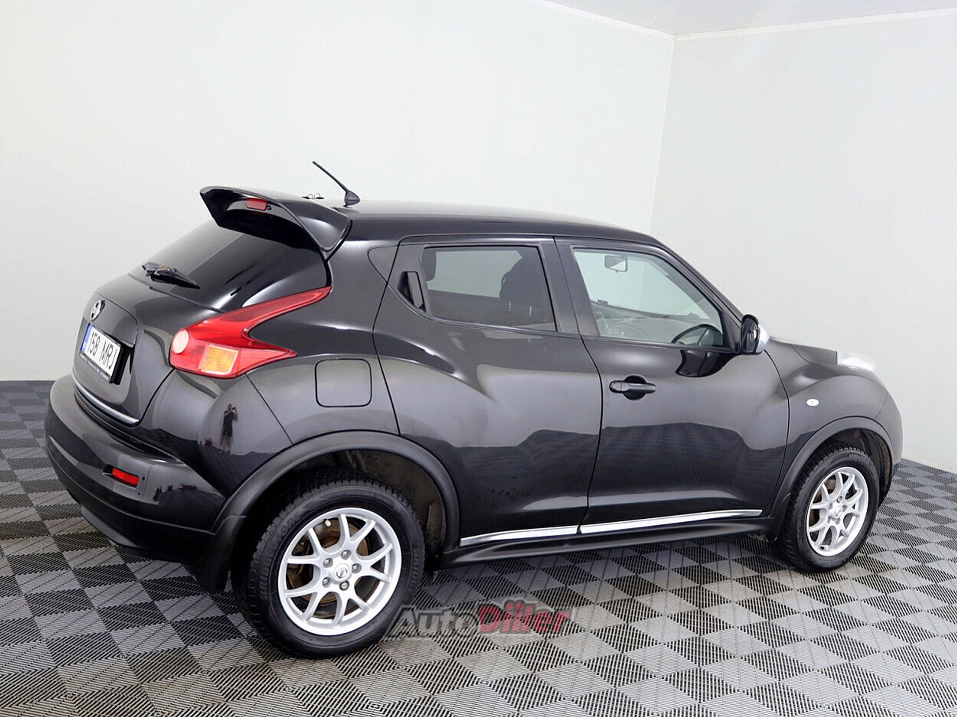 Nissan Juke 1.6 86kW 2012, photo 3/7