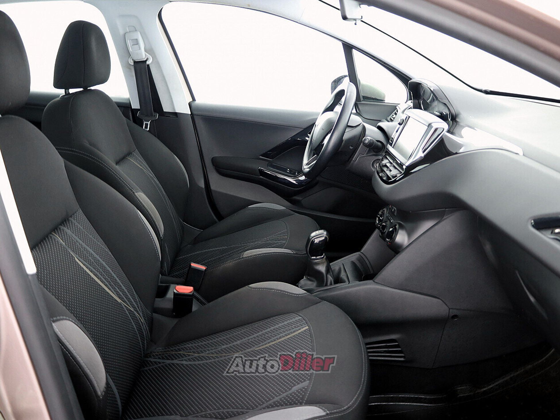 Peugeot 208 1.2 60kW 2014, kuva 6/8