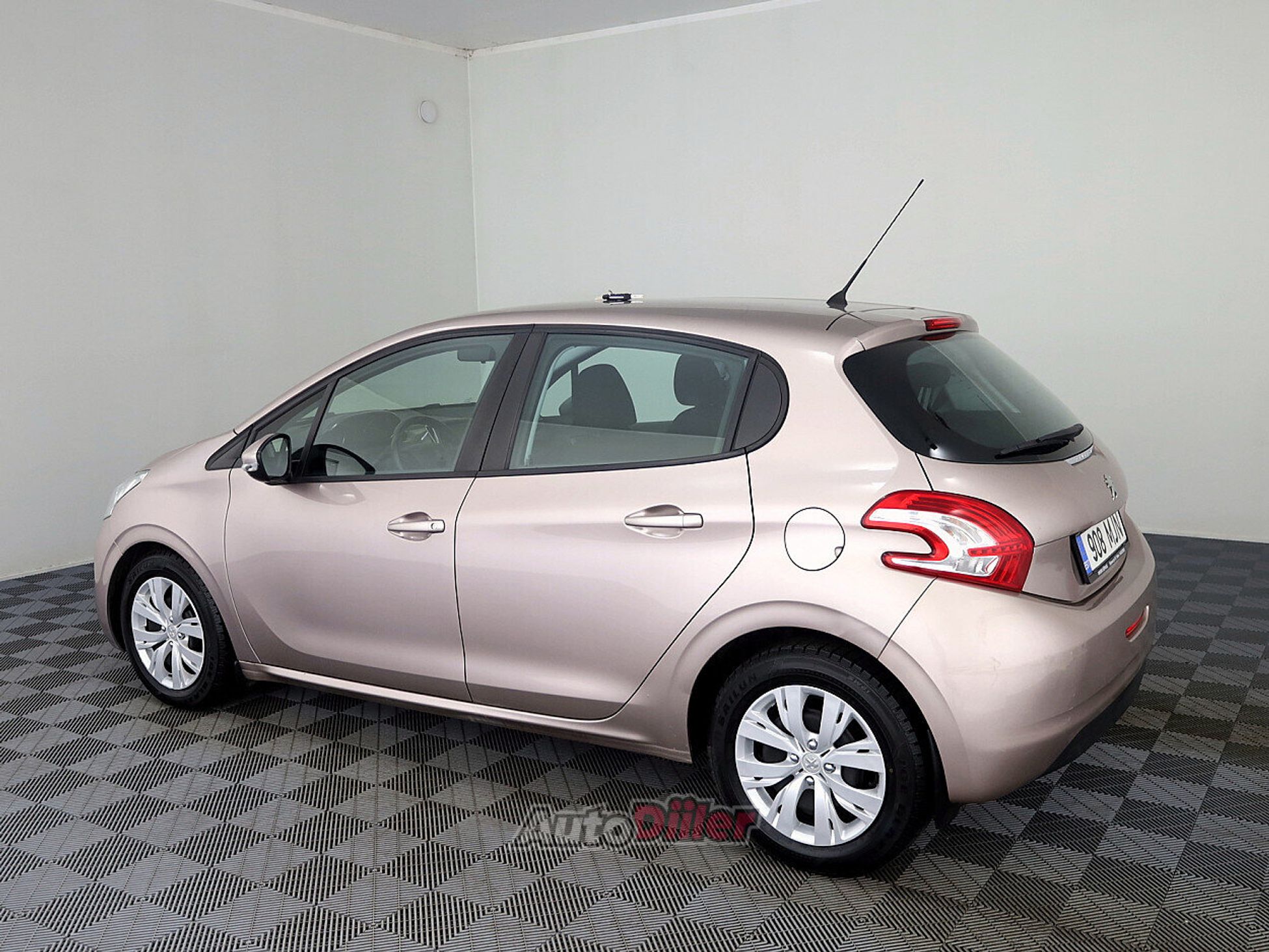 Peugeot 208 1.2 60kW 2014, kuva 4/8