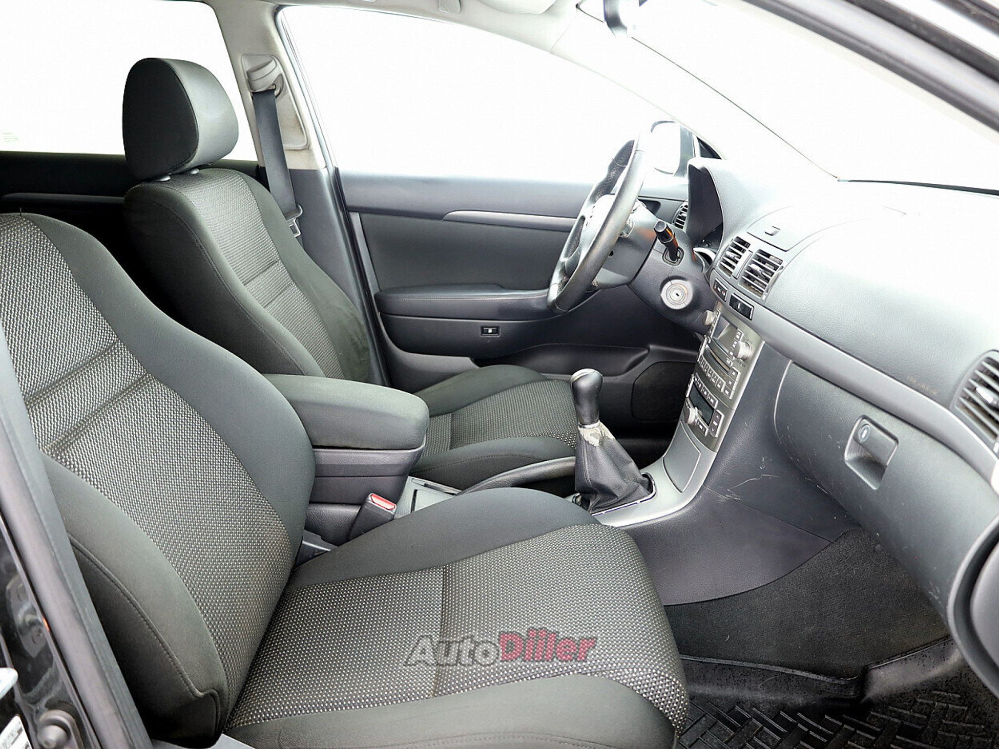 Toyota Avensis 1.8 95kW 2007, photo 6/7