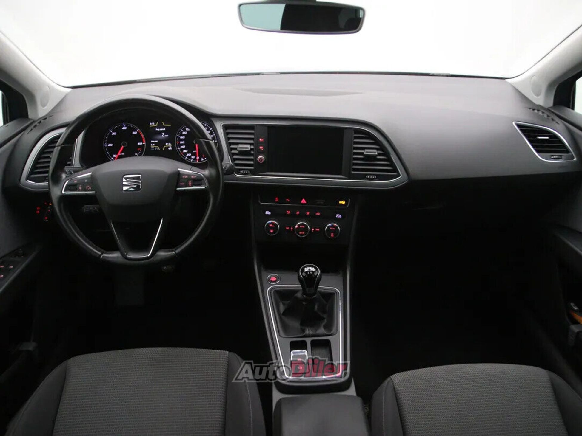 SEAT Leon 2018, photo 2/10