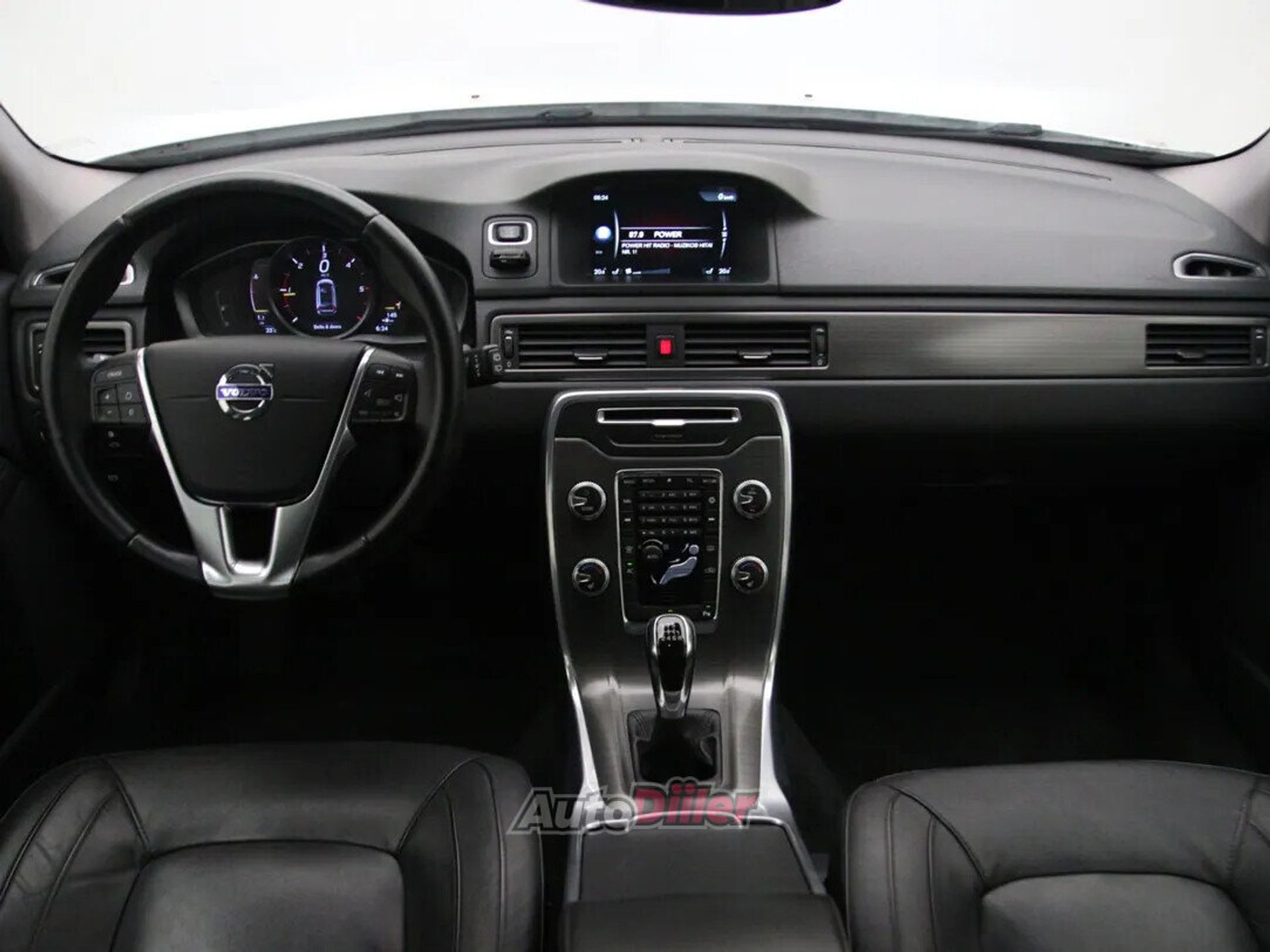 Volvo V70 Polar 2.0 110kW 2016, kuva 2/10