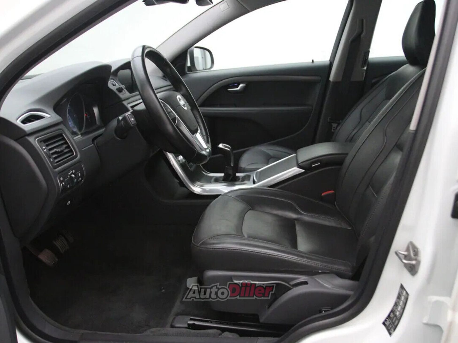 Volvo V70 Polar 2.0 110kW 2016, kuva 4/10