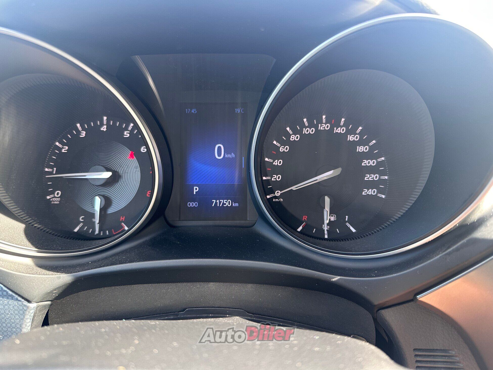 Toyota Avensis 1.8 108kW 2016, photo 6/9
