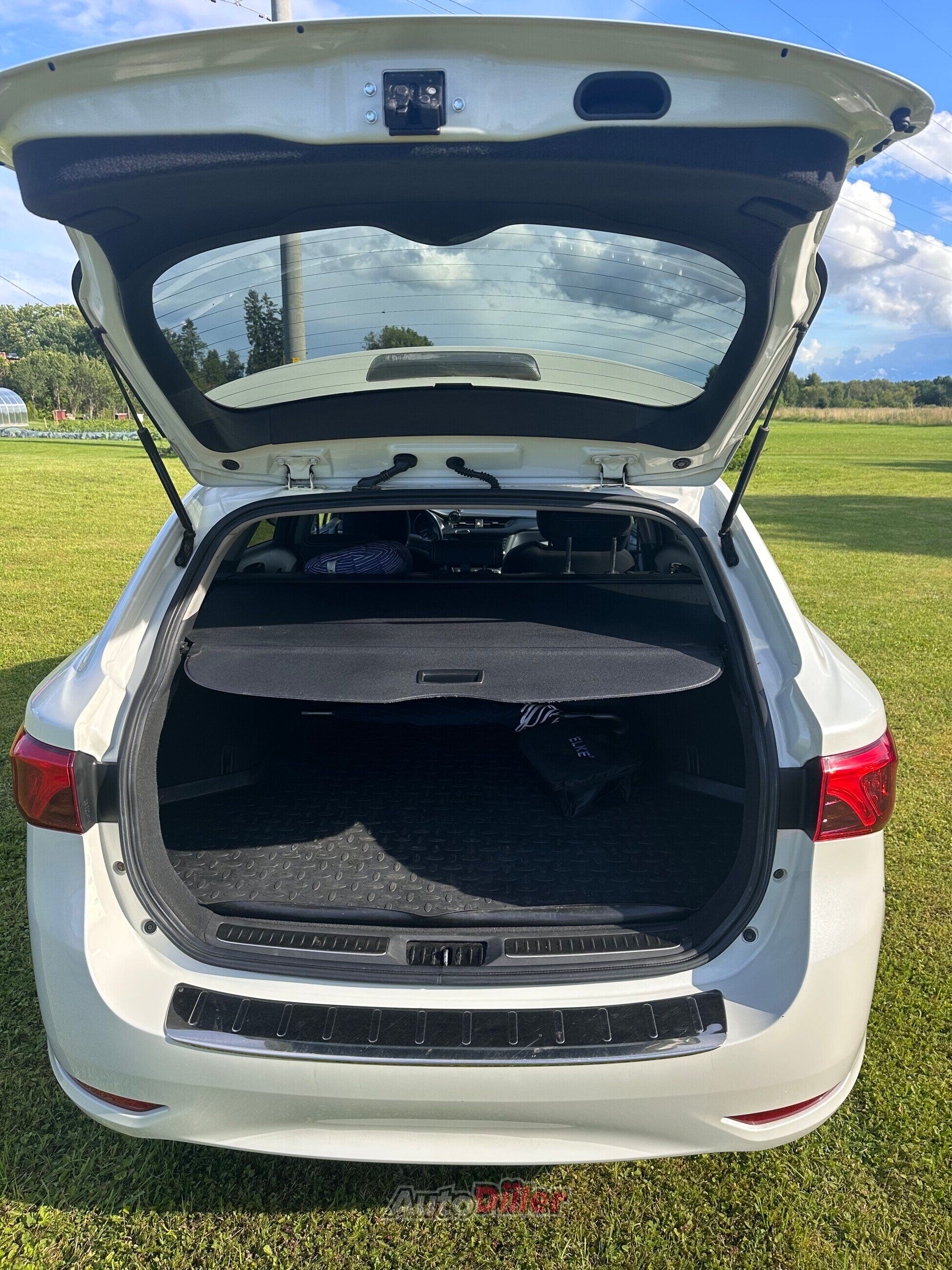 Toyota Avensis 1.8 108kW 2016, photo 5/9