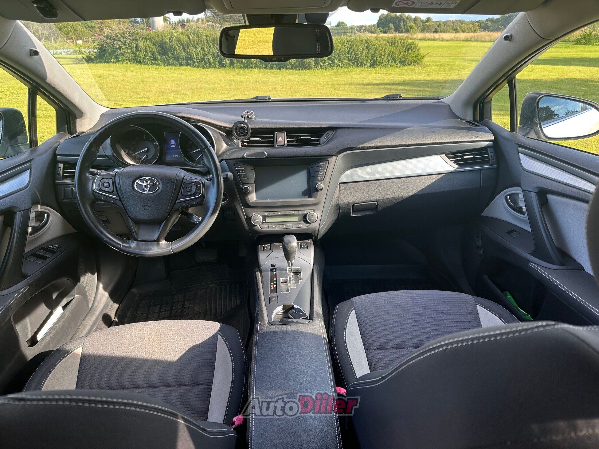 Toyota Avensis 1.8 108kW 2016, photo 7/9