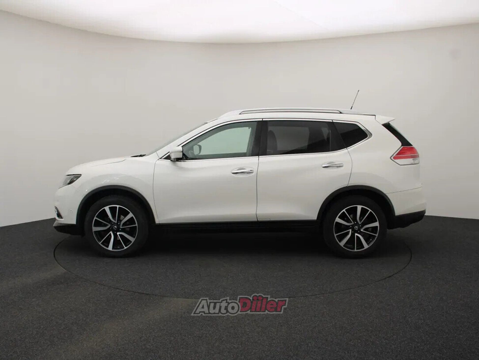 Nissan X-Trail Tekna 1.6 120kW 2016, photo 6/10