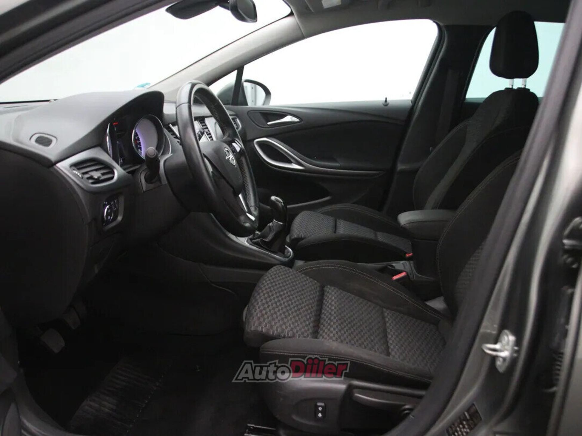 Opel Astra Business+ 1.6 81kW 2018, photo 4/10