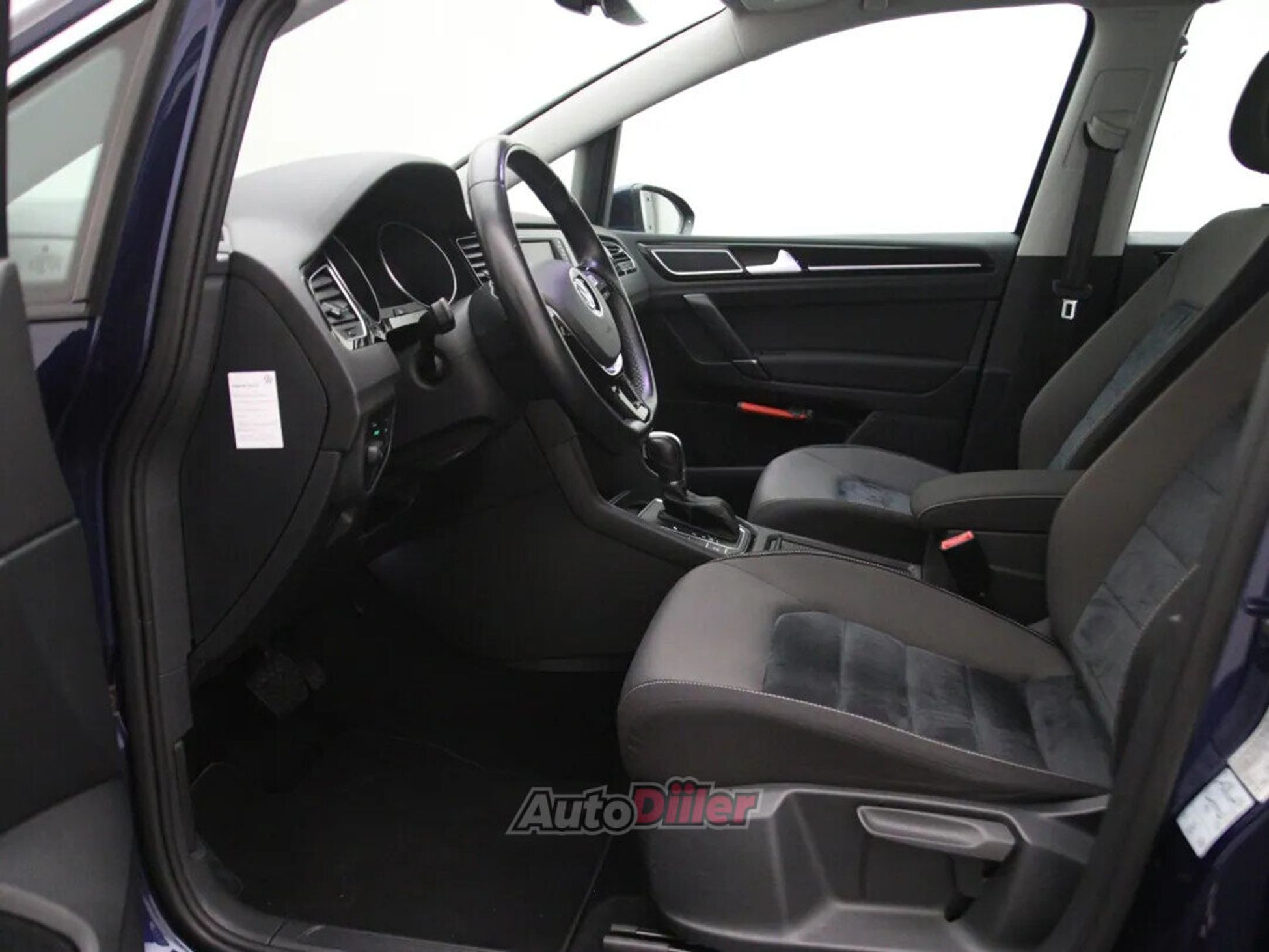 Volkswagen Golf Highline 1.6 85kW 2017, kuva 4/10