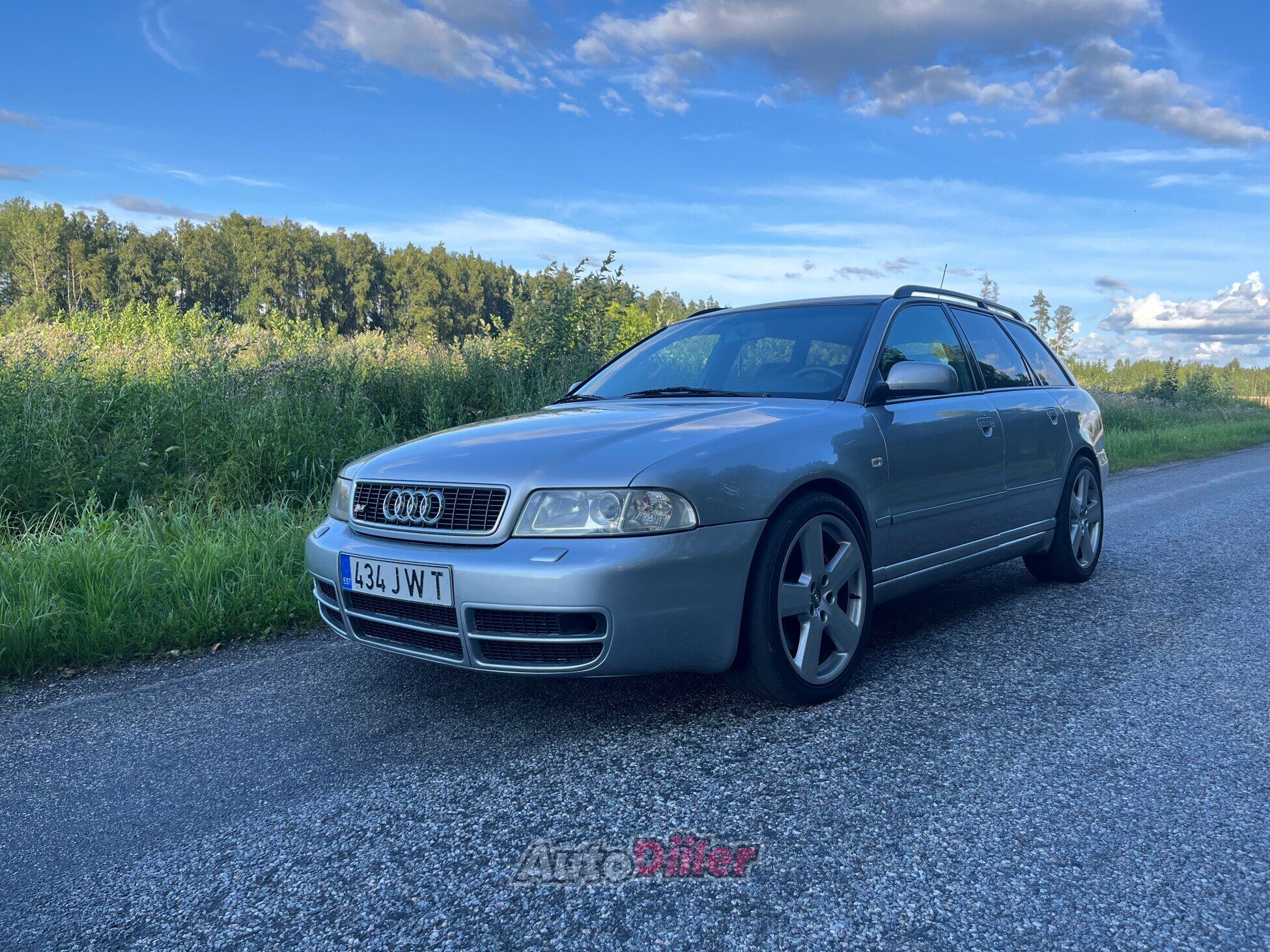 Audi S4 2.7 195kW 1999, kuva 2/9