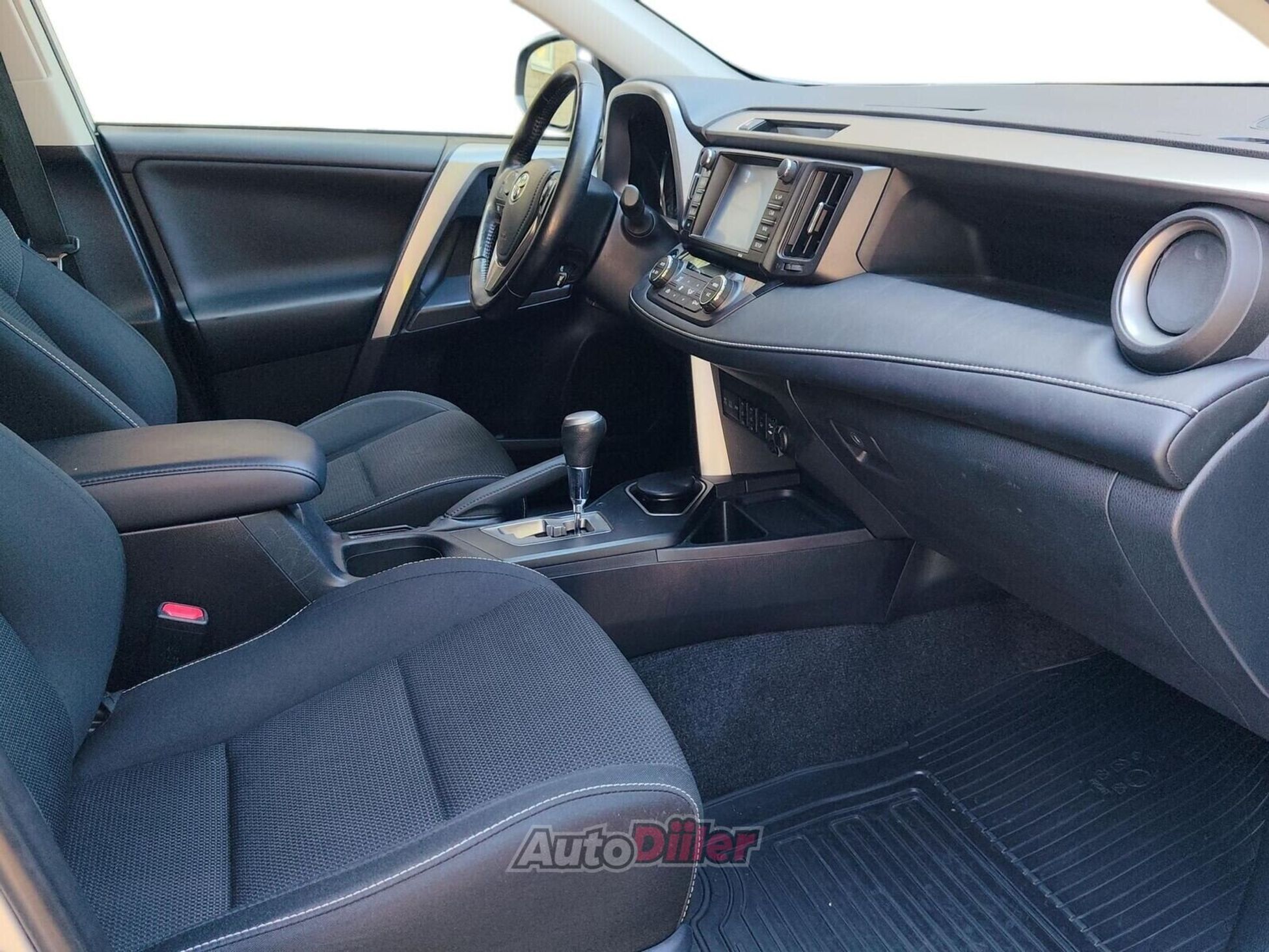 Toyota RAV4 Luxury 2.5 114kW 2017, photo 6/10
