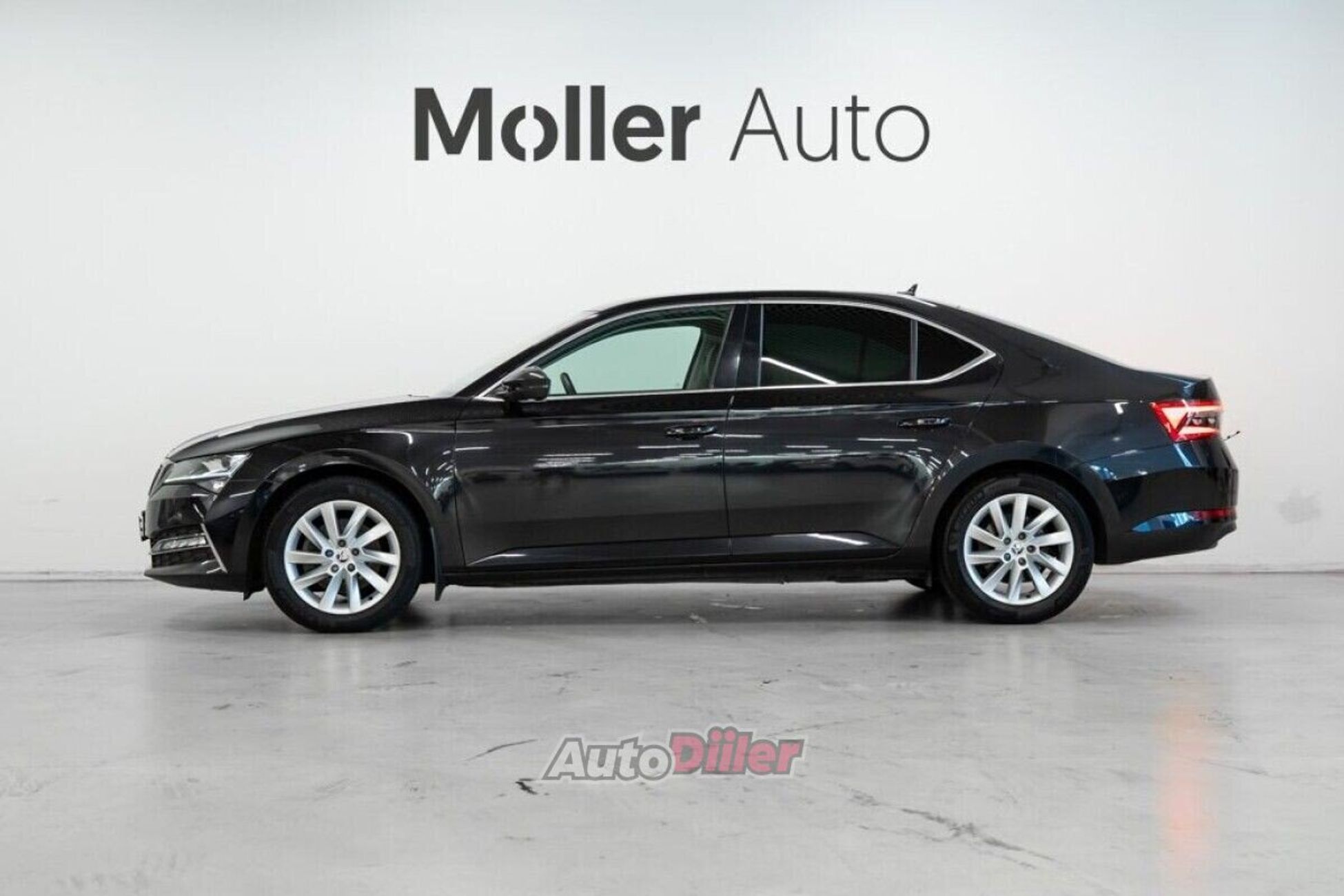 Skoda Superb 1.4 160kW 2021, kuva 2/10