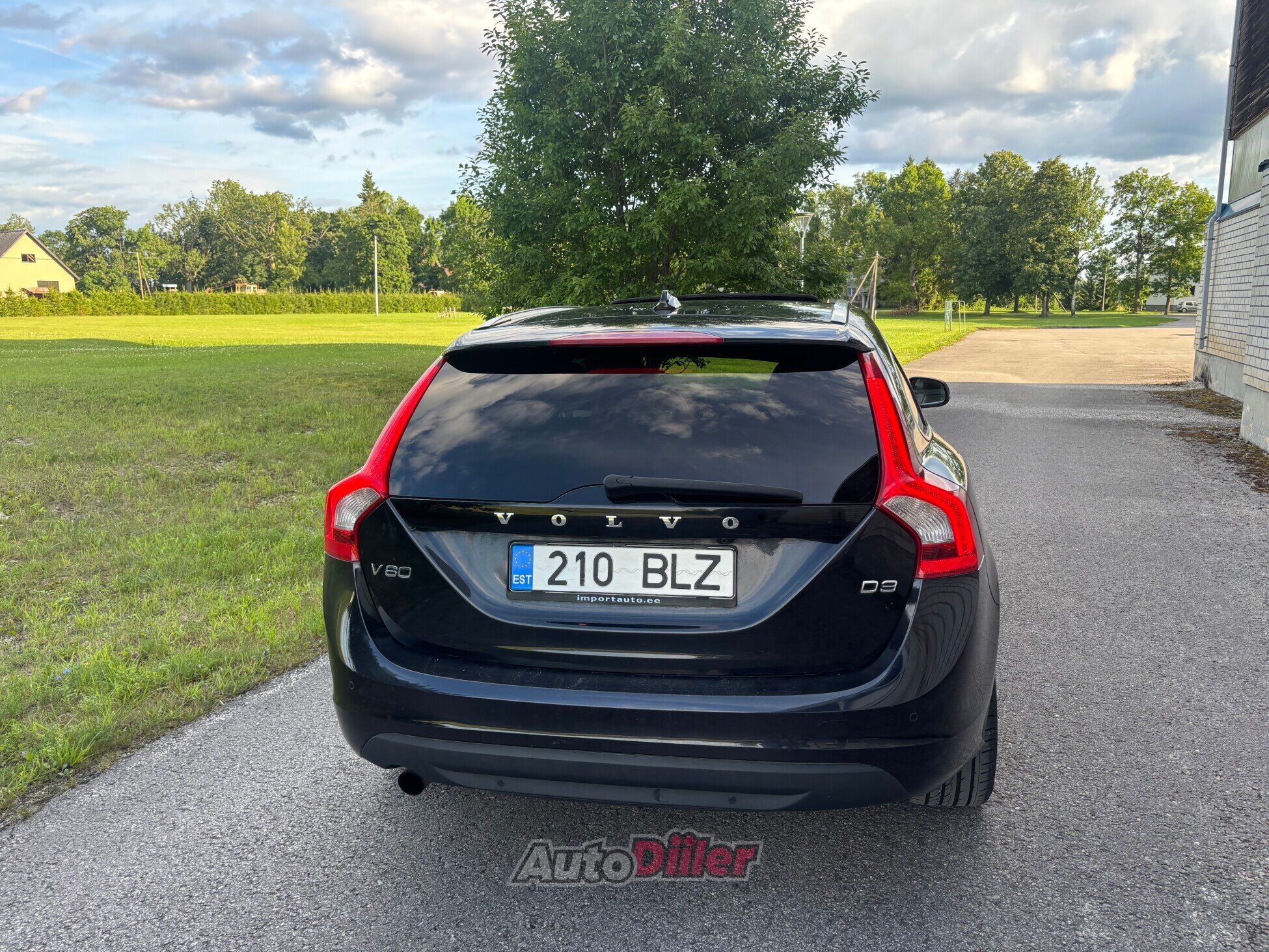 Volvo V60 2.0 120kW 2011, kuva 4/10