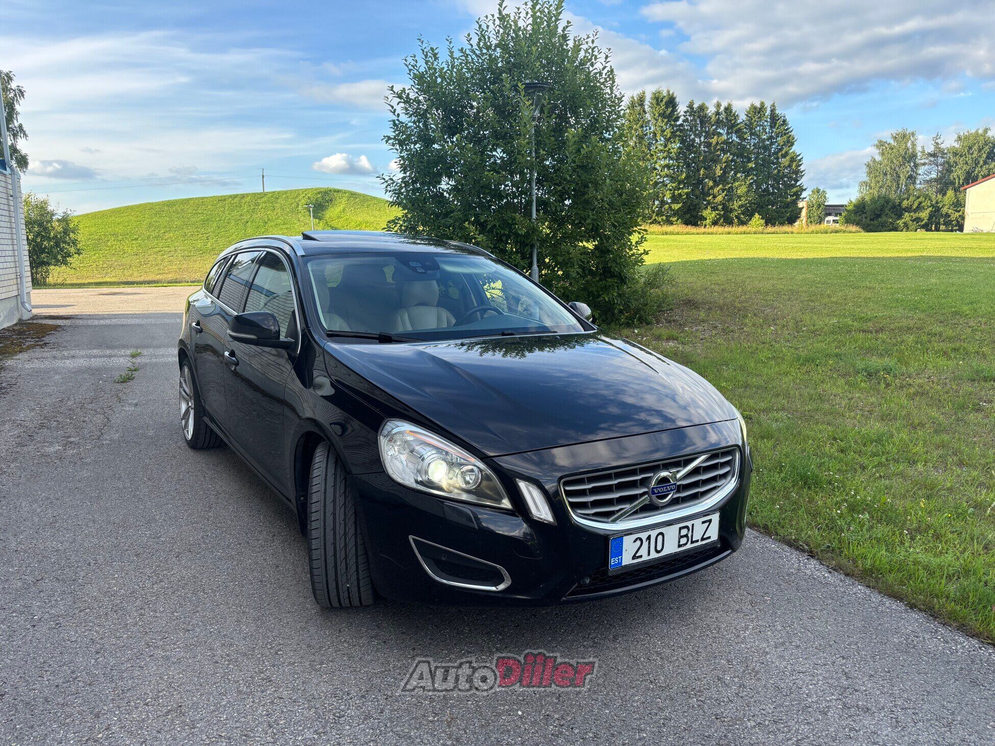 Volvo V60 2.0 120kW 2011, kuva 2/10