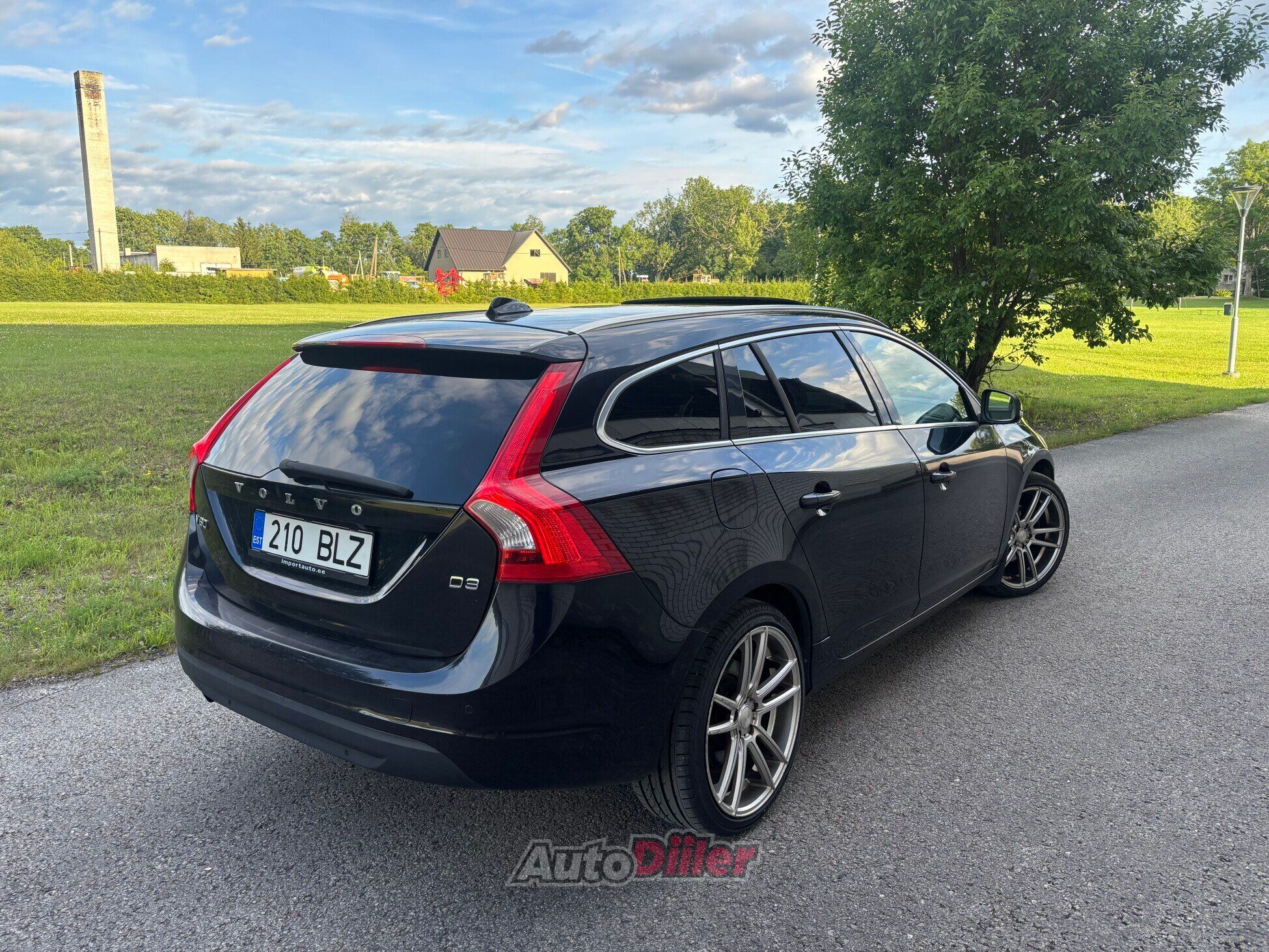 Volvo V60 2.0 120kW 2011, kuva 3/10