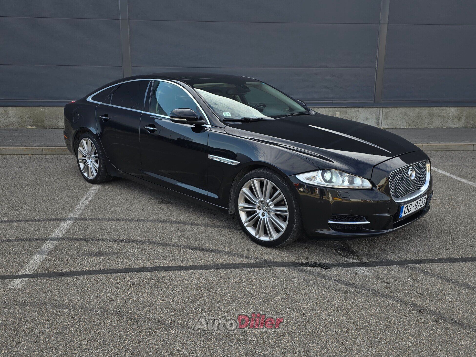 Jaguar XJ 3.0 2010, photo 2/10