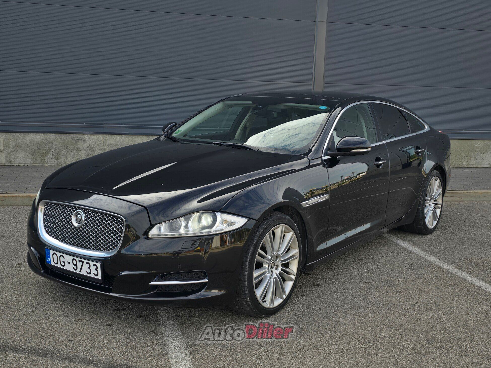 Jaguar XJ