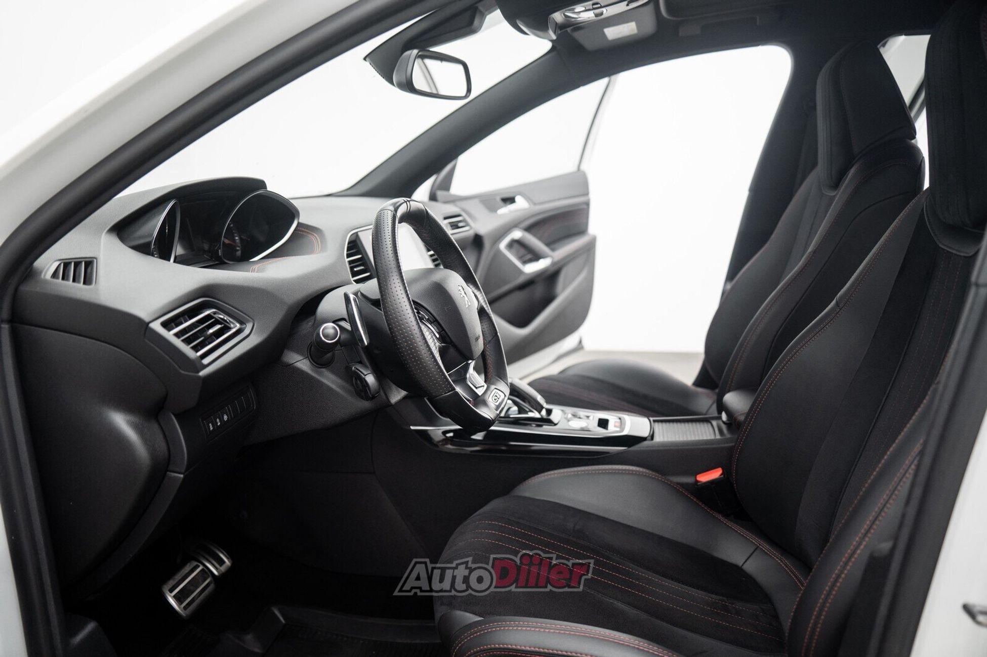 Peugeot 308 225kW 2017, kuva 7/10