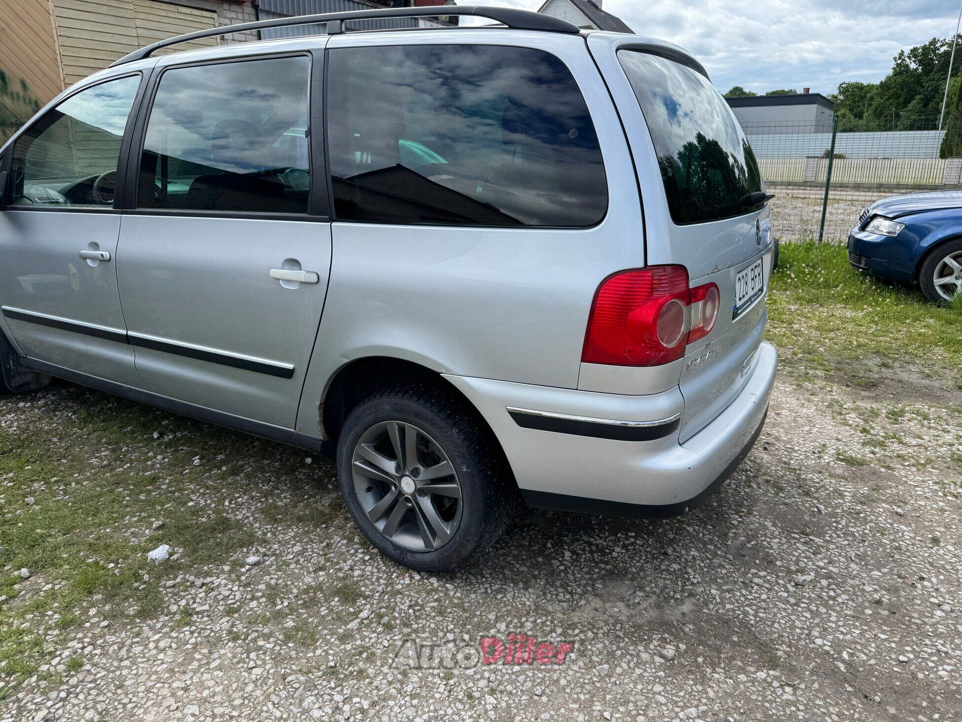Volkswagen Sharan 2.0 103kW 2007, kuva 3/4