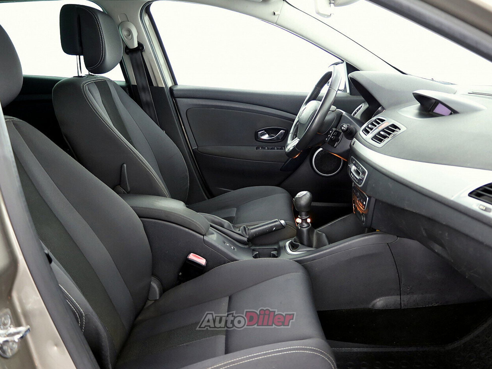 Renault Megane 1.6 81kW 2011, kuva 6/7