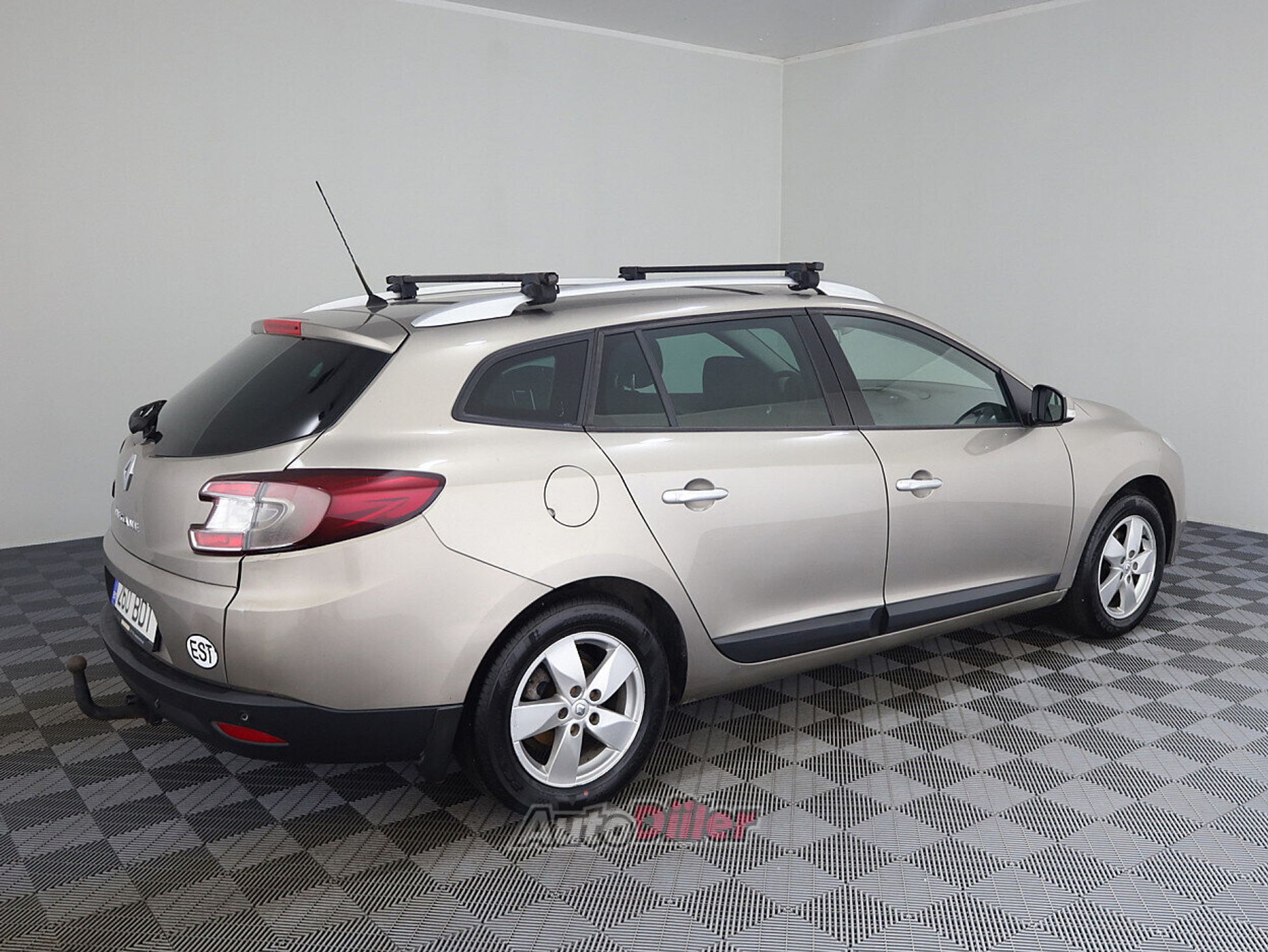 Renault Megane 1.6 81kW 2011, kuva 3/7