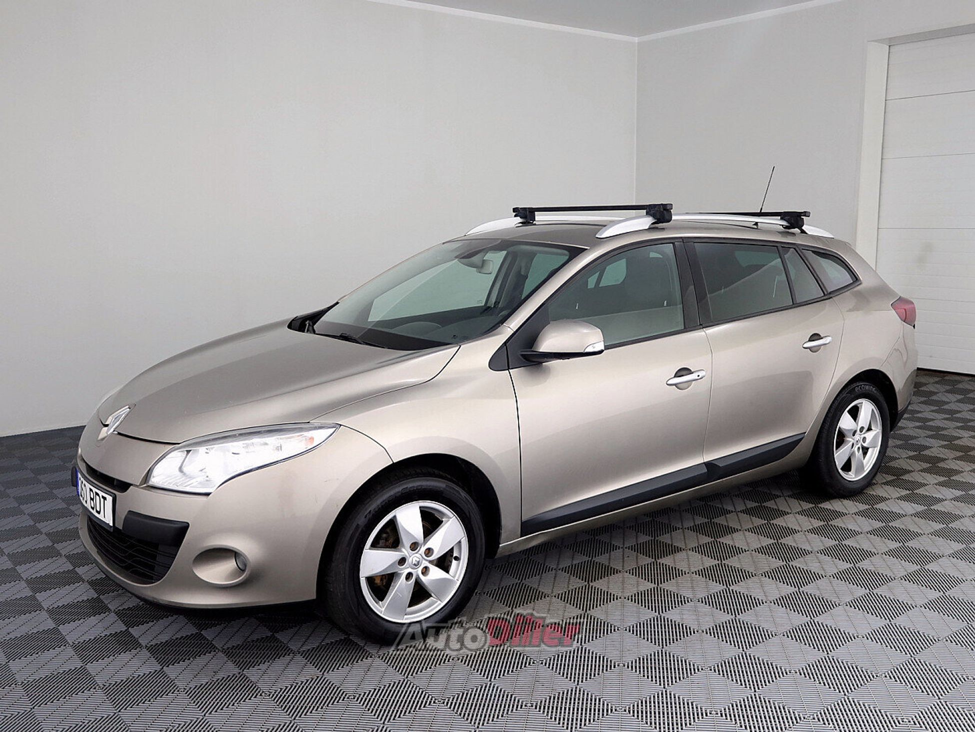 Renault Megane 1.6 81kW 2011, kuva 2/7