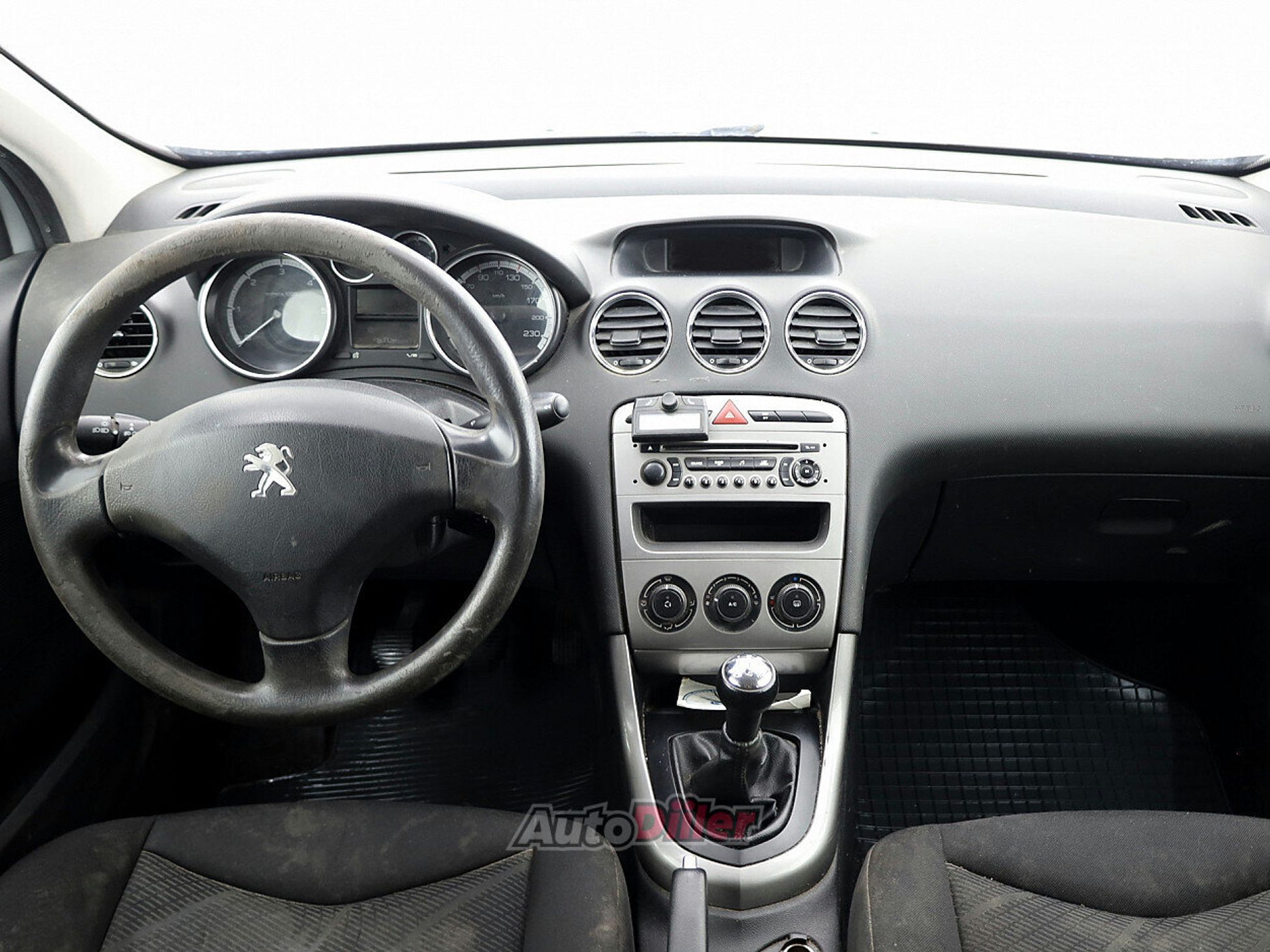 Peugeot 308 1.6 68kW 2011, photo 5/7