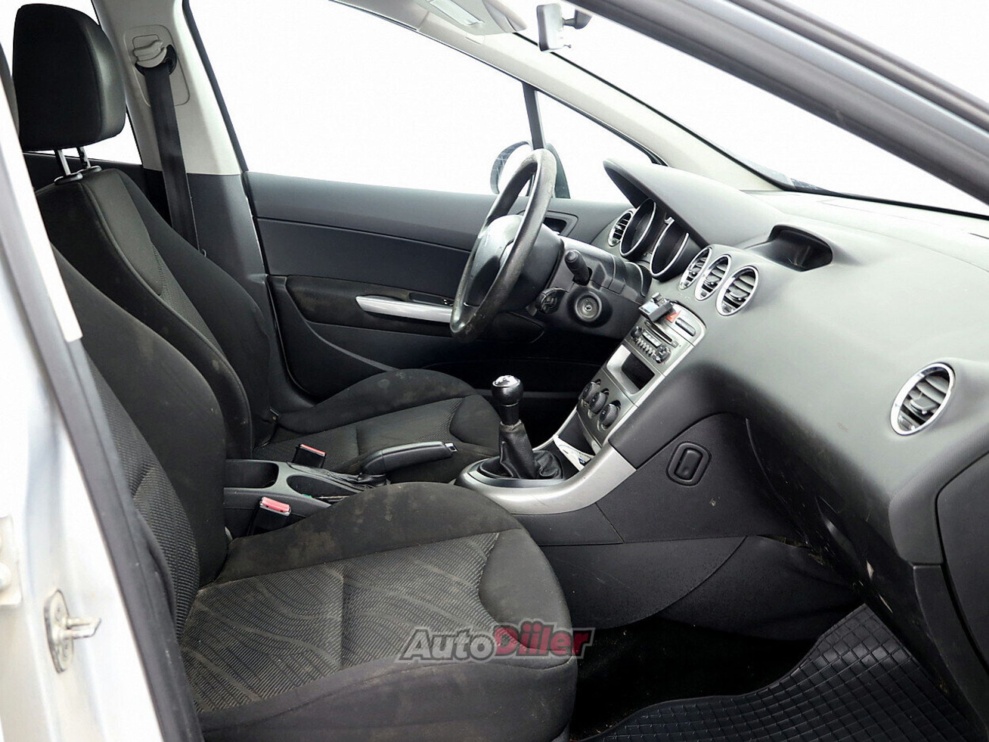 Peugeot 308 1.6 68kW 2011, photo 6/7