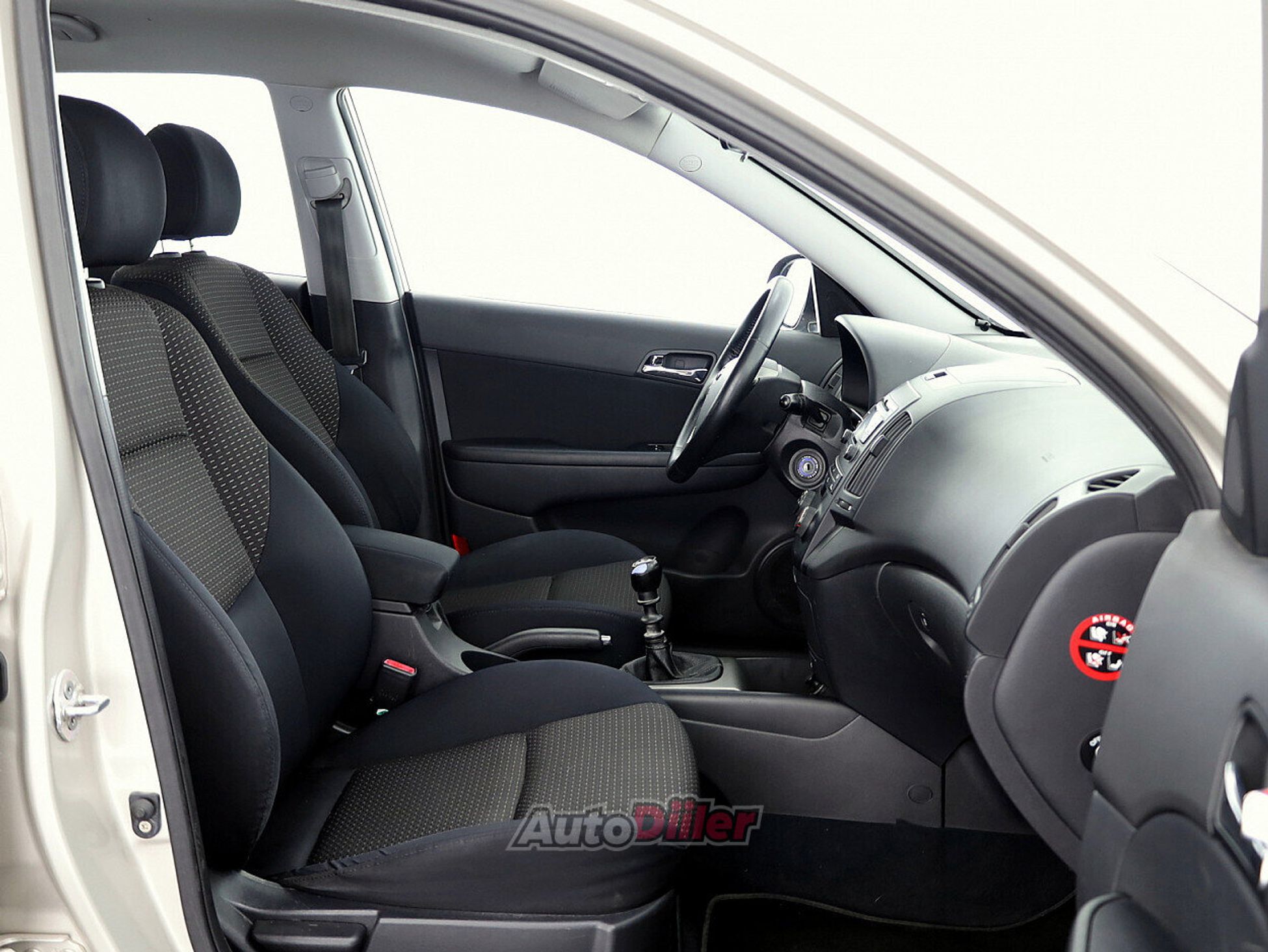 Hyundai i30 1.6 90kW 2008, photo 6/7