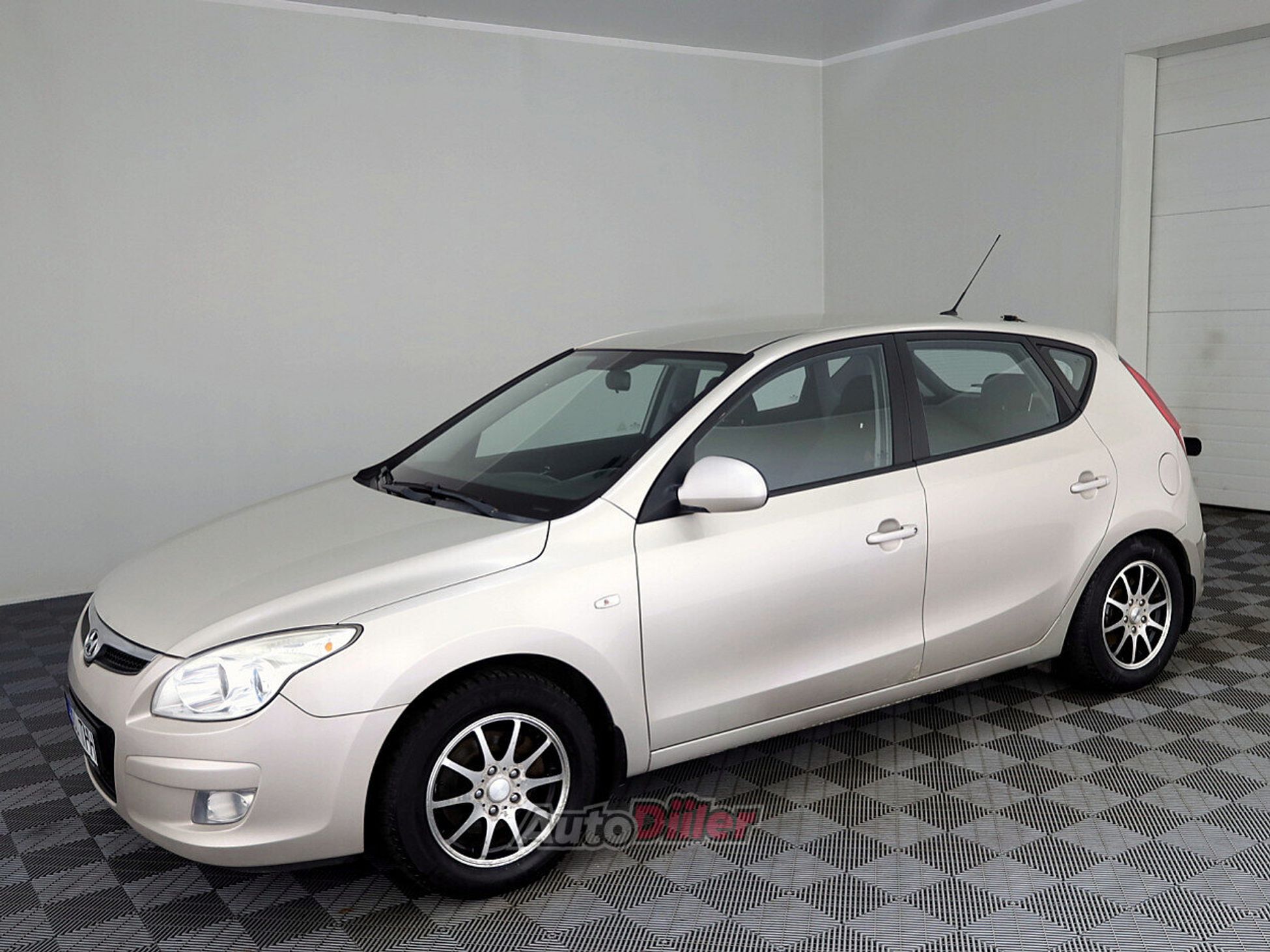 Hyundai i30 1.6 90kW 2008, photo 2/7