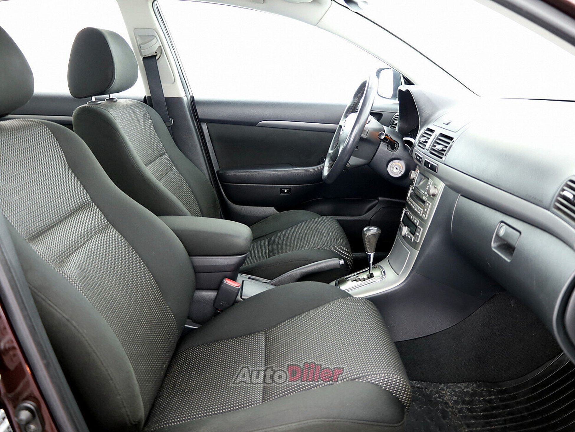 Toyota Avensis 1.8 95kW 2006, photo 6/8