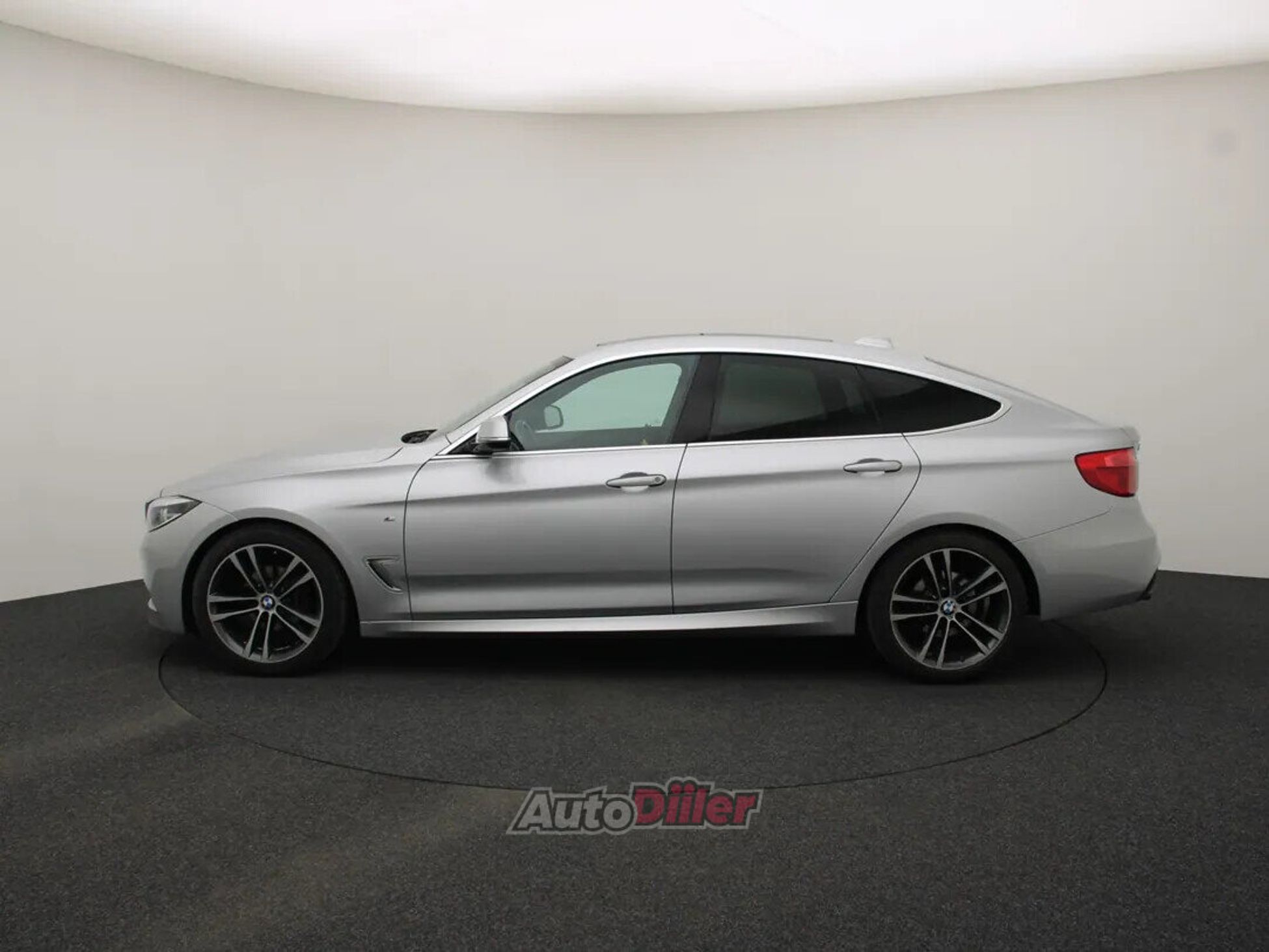 BMW 320 2016, kuva 6/10