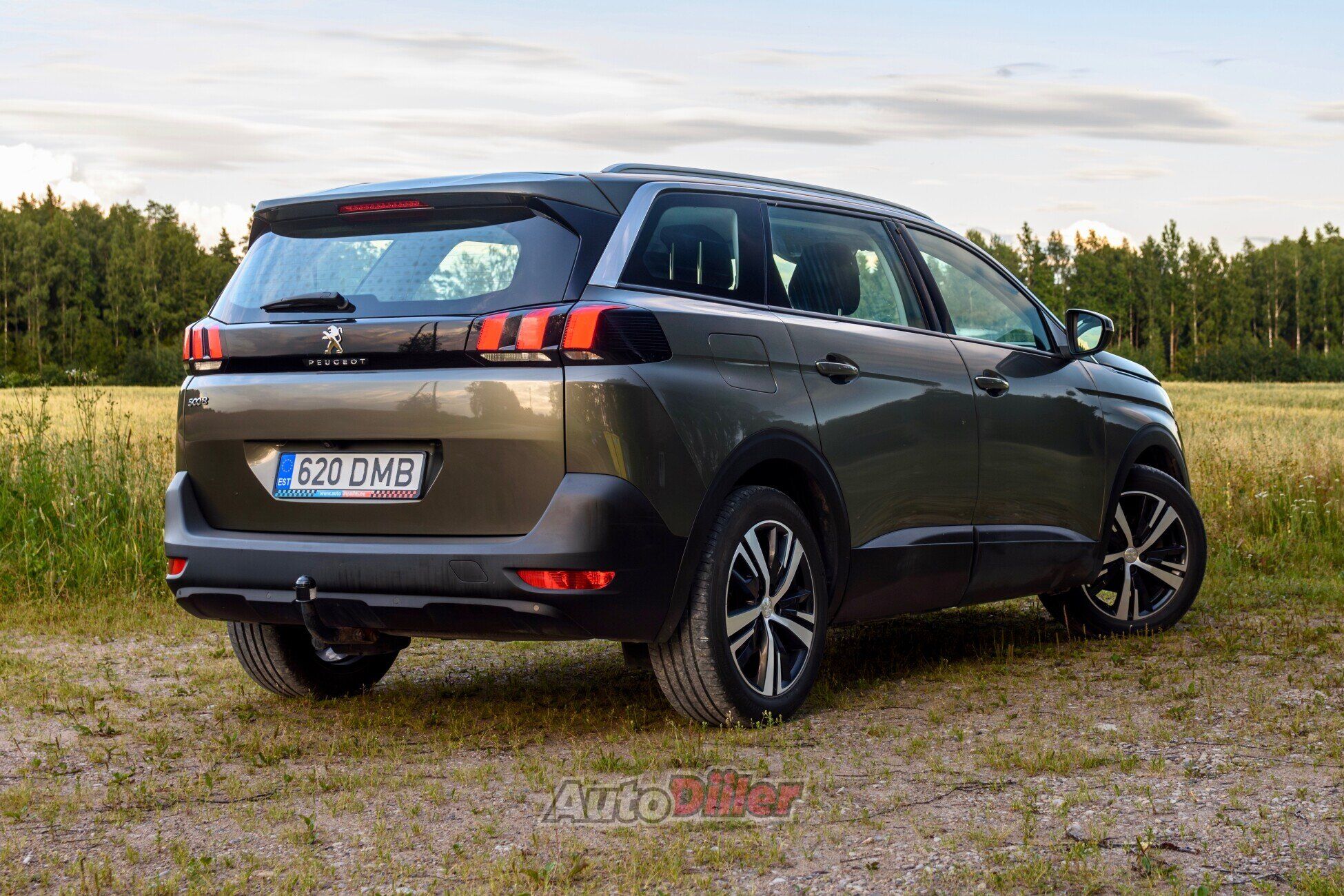 Peugeot 5008 1.5 96kW 2019, photo 4/6