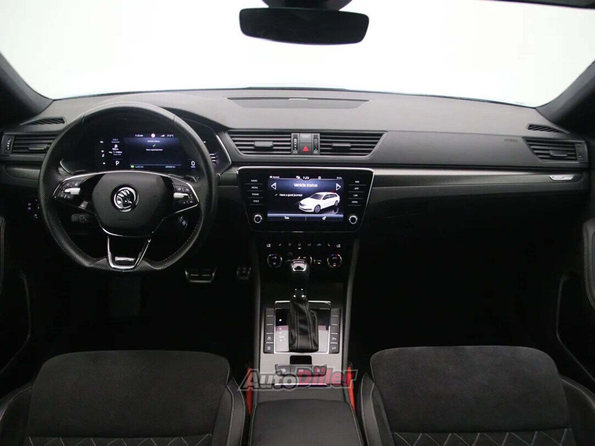Skoda Superb 2022, kuva 2/10