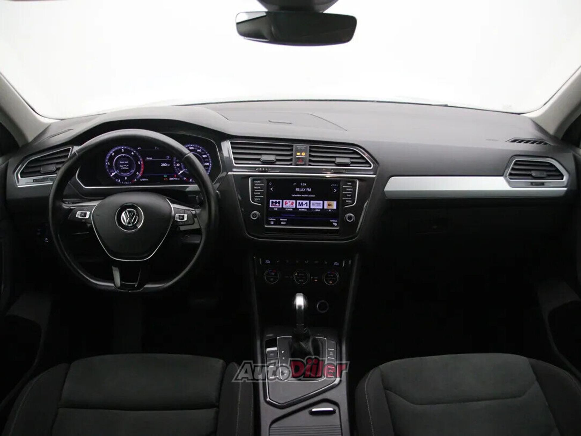 Volkswagen Tiguan Comfortline 2.0 110kW 2016, kuva 2/10