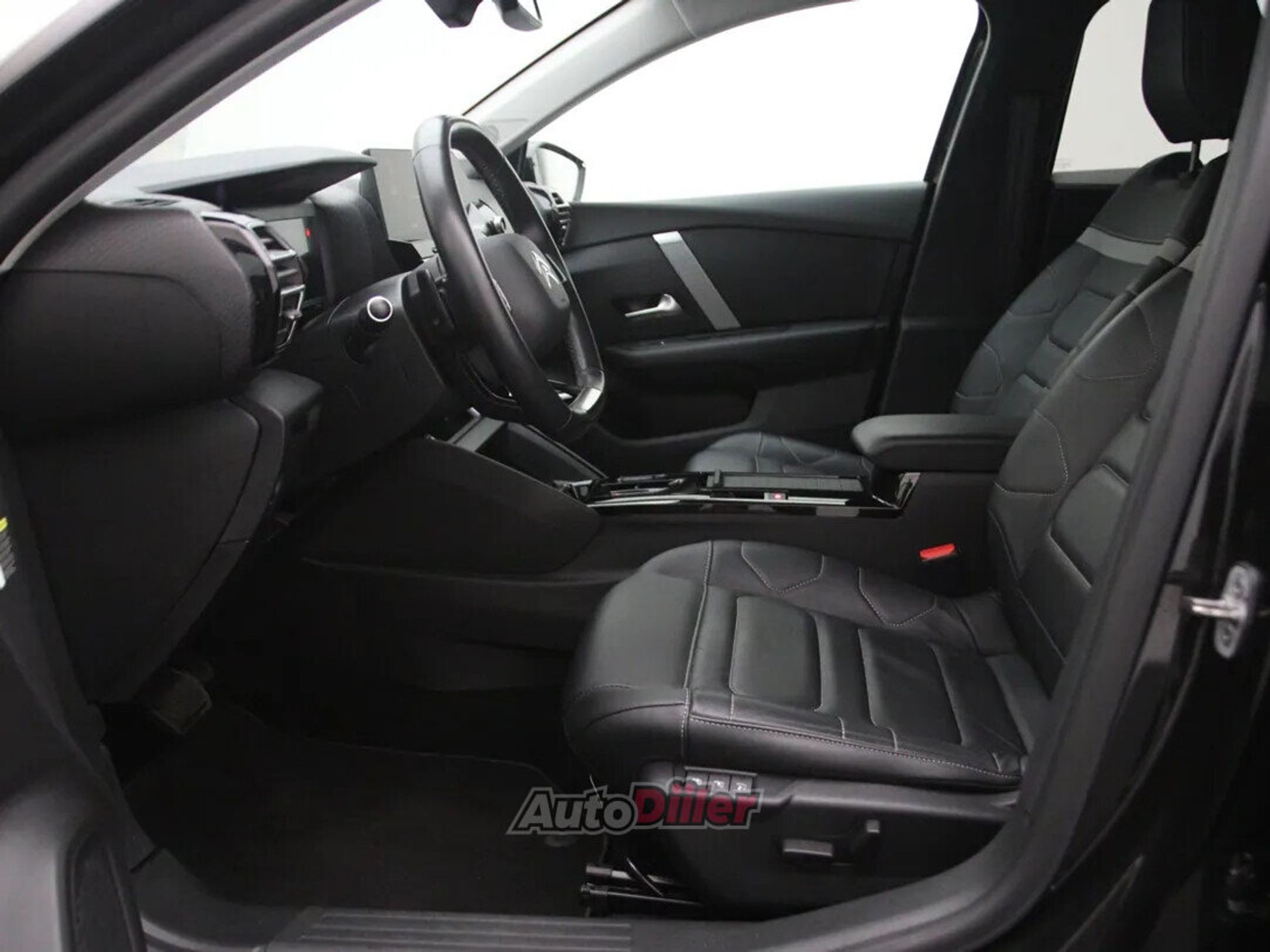 Citroen C4 Shine 1.2 96kW 2021, photo 4/10