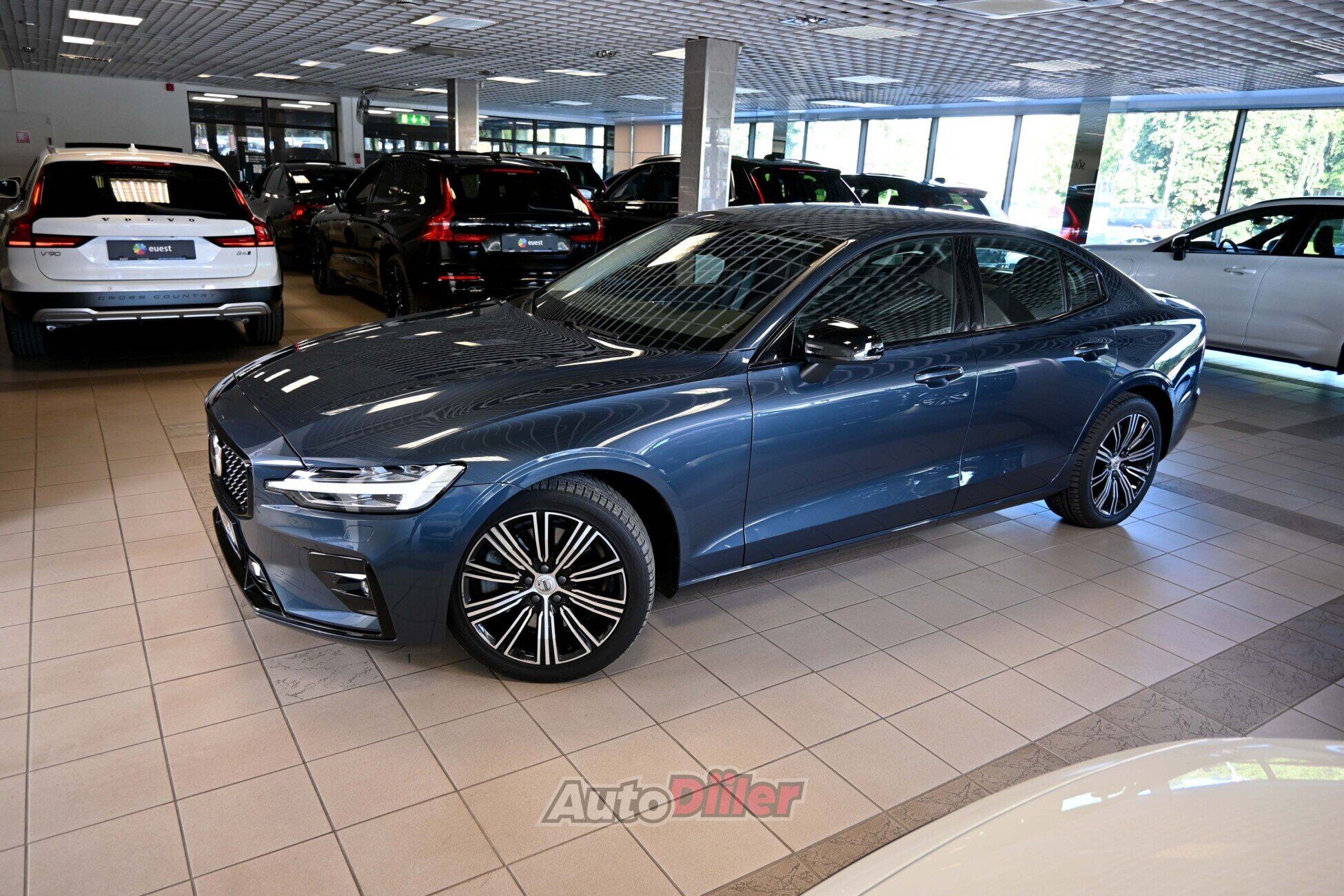 Volvo S60 2024, kuva 6/10