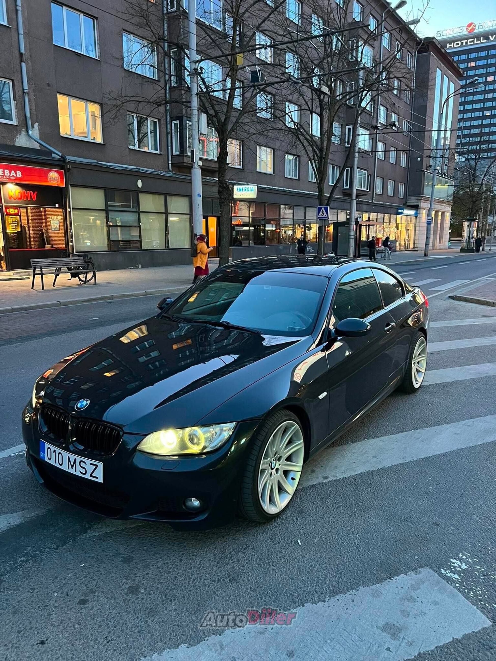 BMW 330 M-pakett Shadowline 3.0 170kW 2008, kuva 4/5