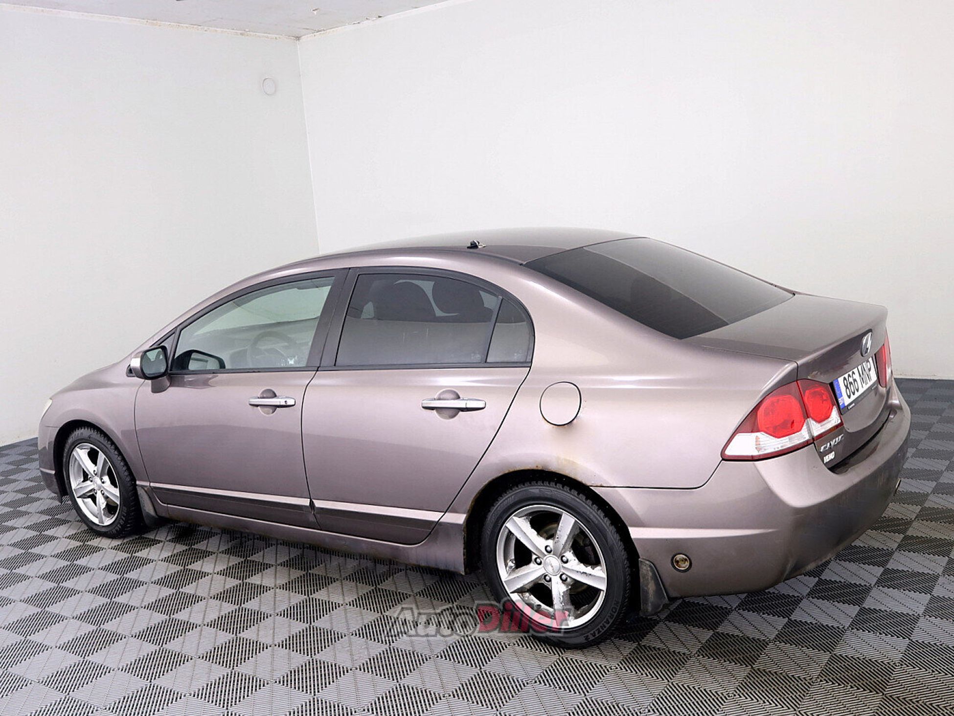 Honda Civic 1.8 103kW 2011, kuva 4/7