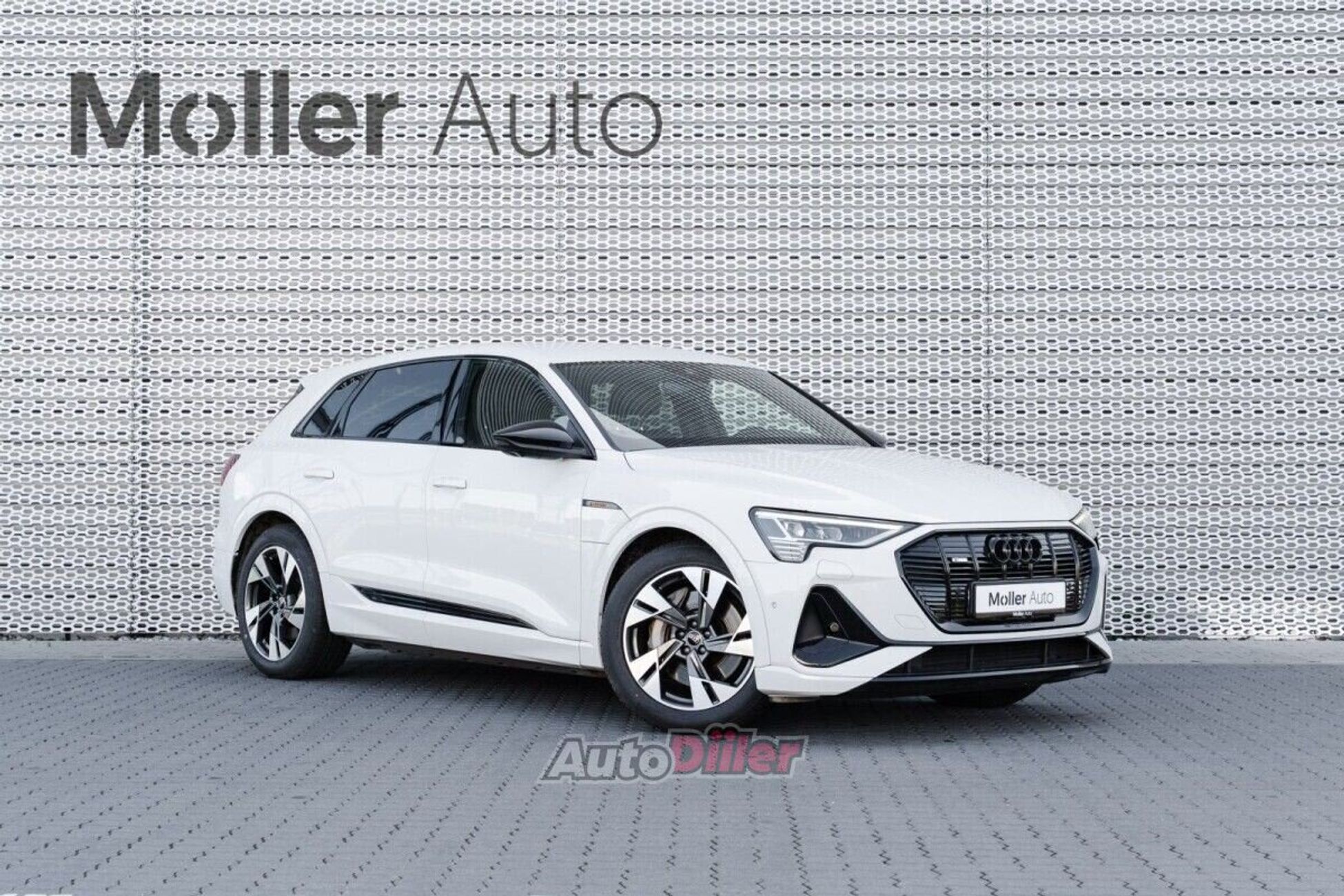 Audi e-tron 300kW 2022, photo 2/10