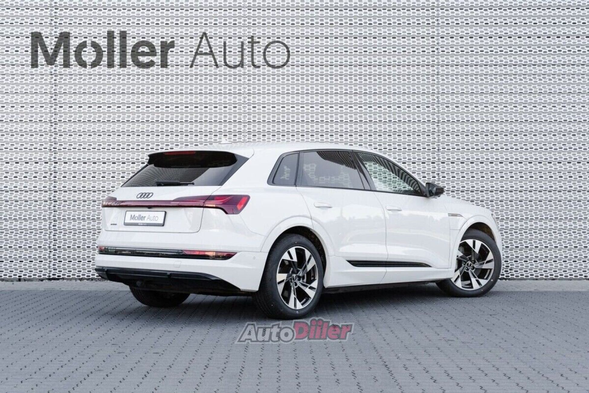 Audi e-tron 300kW 2022, photo 4/10