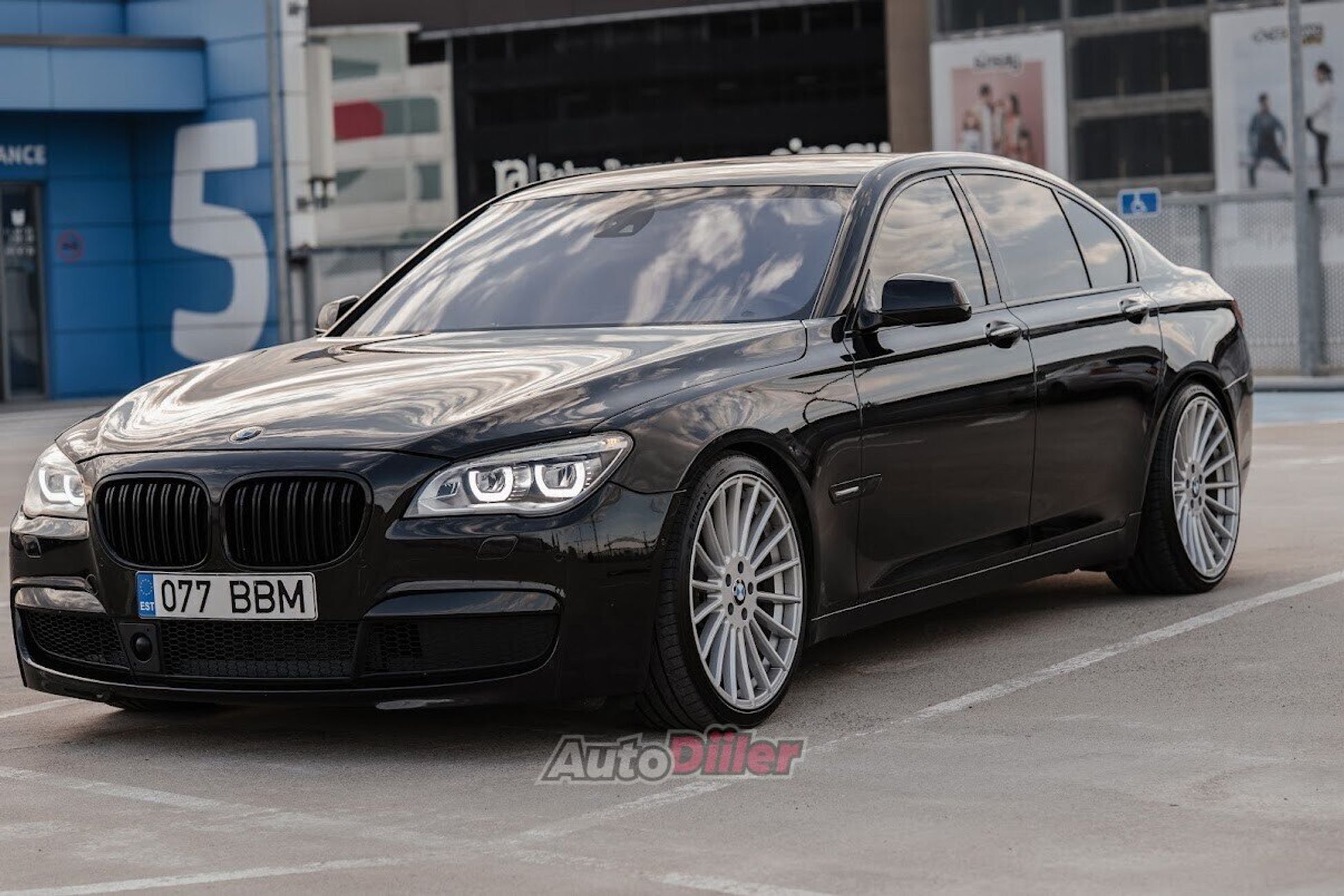 BMW 740 M-pakett 3.0 225kW 2009, photo 2/7
