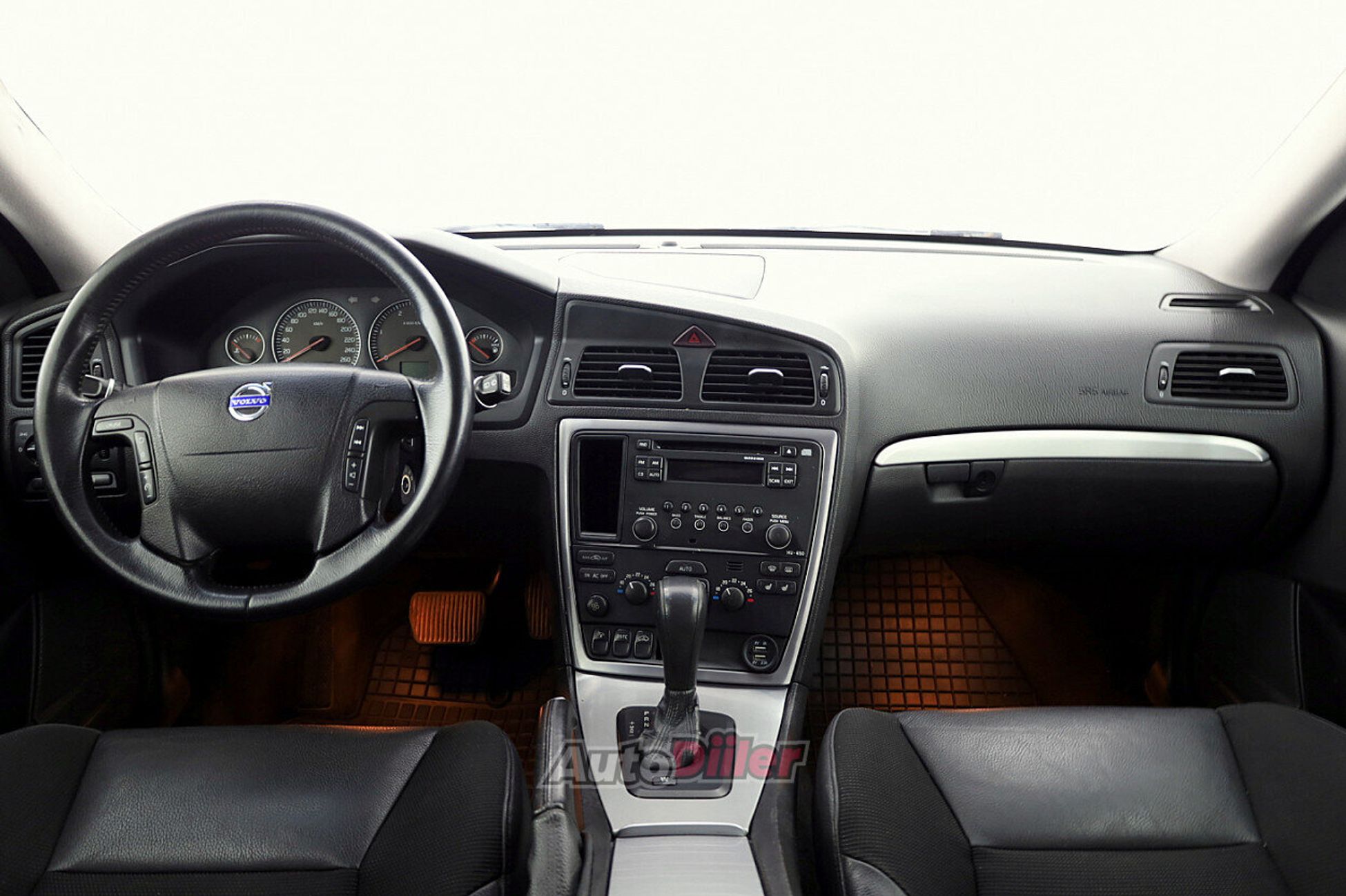 Volvo V70 2.4 136kW 2006, kuva 5/7