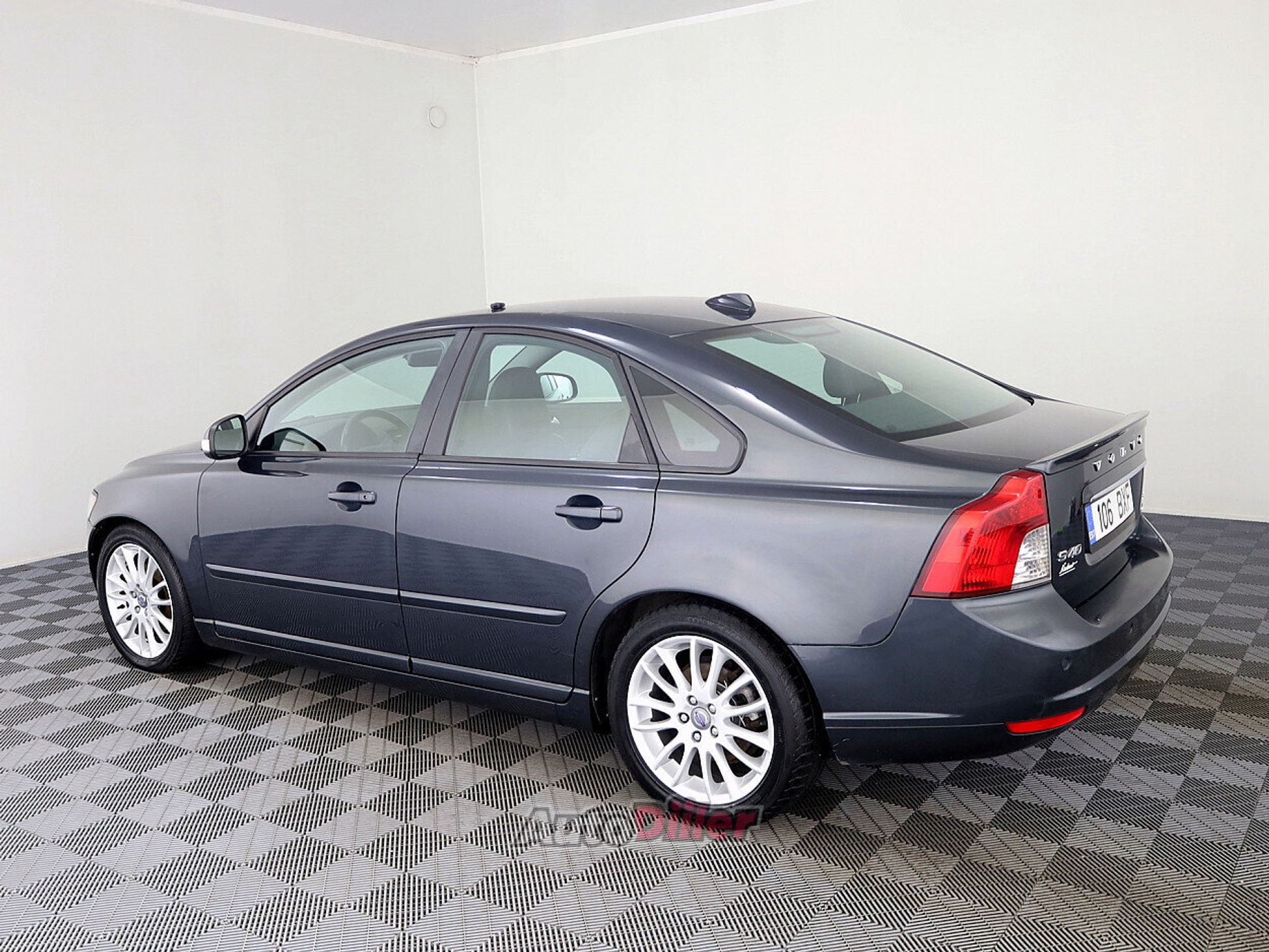 Volvo S40 1.6 80kW 2009, photo 4/7
