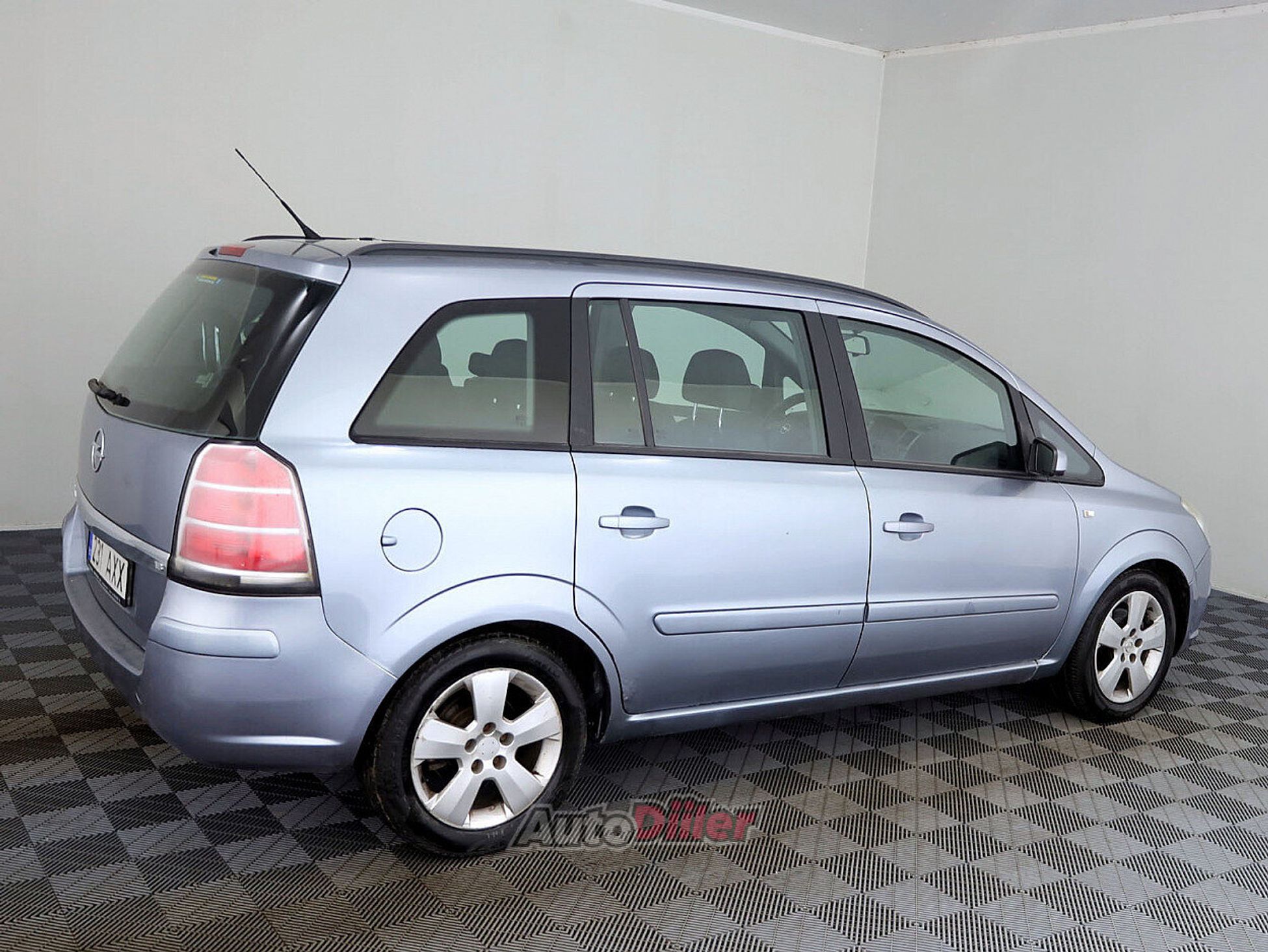 Opel Zafira 1.8 103kW 2007, kuva 3/8