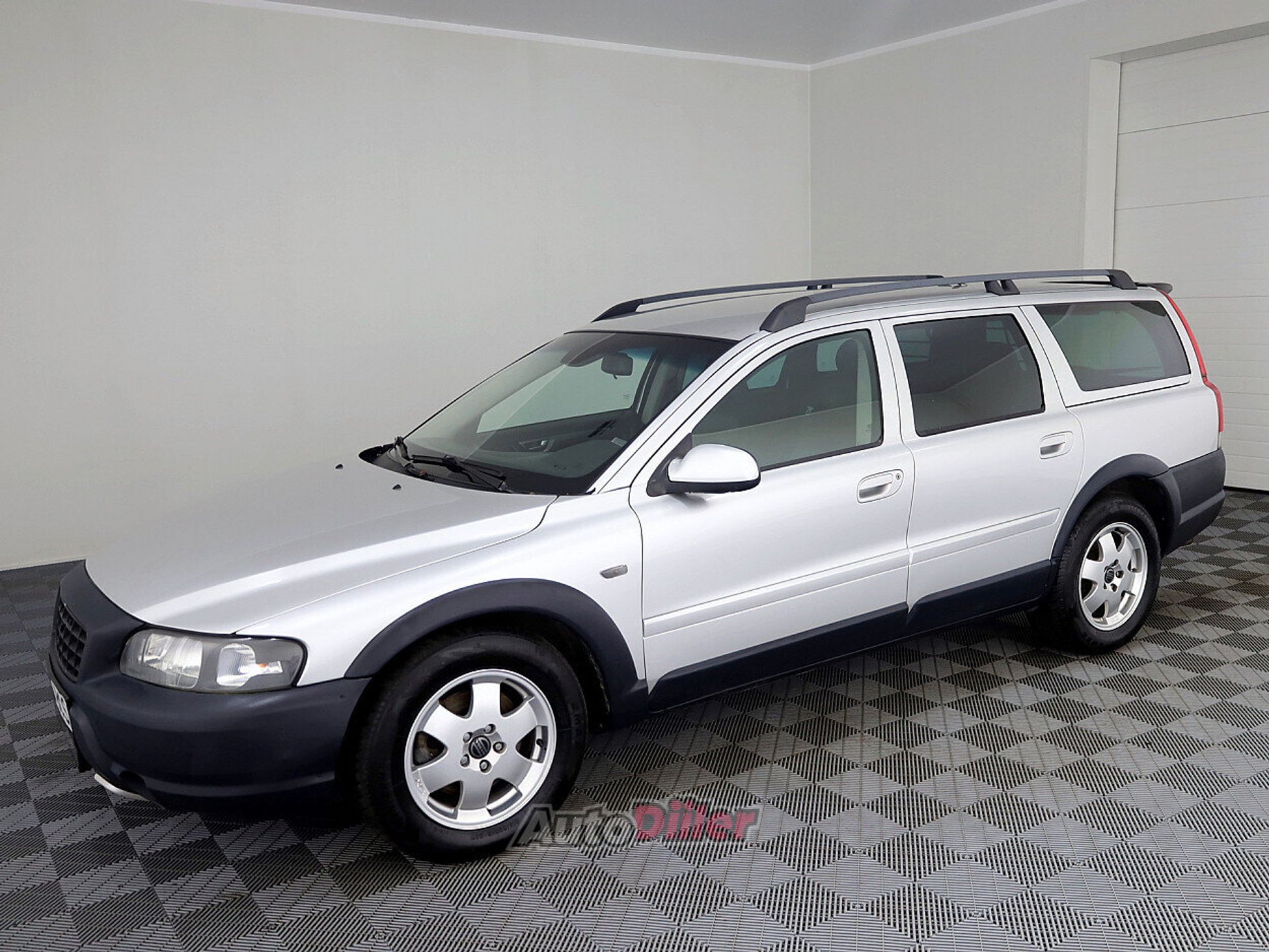 Volvo XC70 2.4 120kW 2002, kuva 2/7