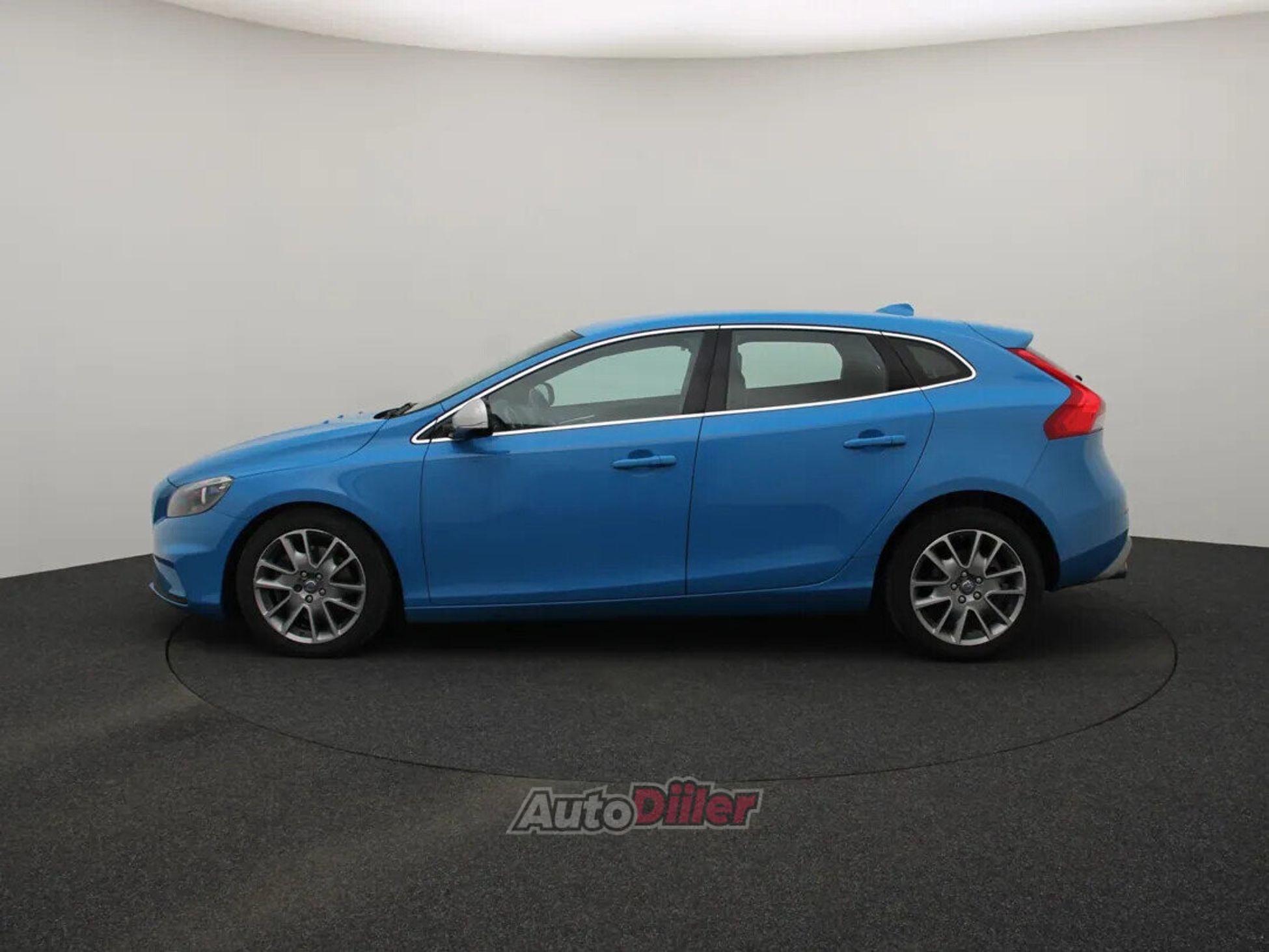 Volvo V40 R-Design Business 2.0 140kW 2014, kuva 6/10